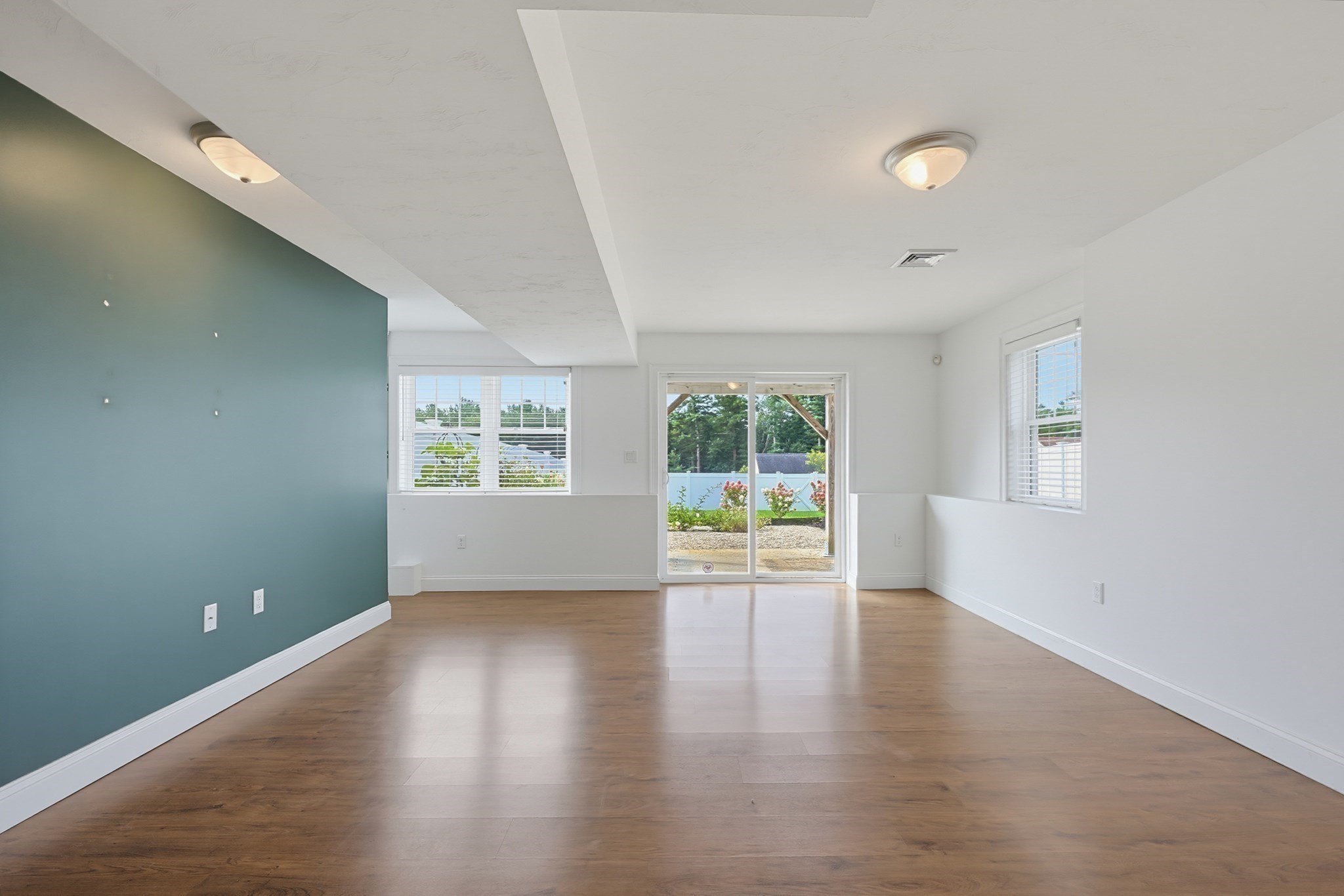 1449 Main St # 4