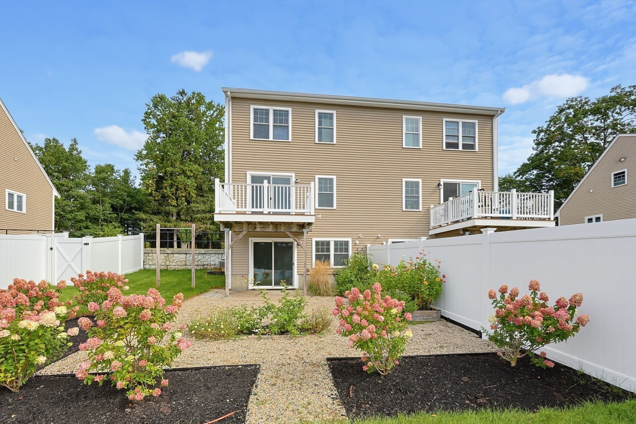 1449 Main St # 4
