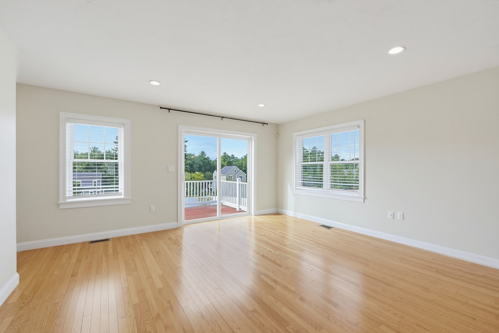 1449 Main St # 4