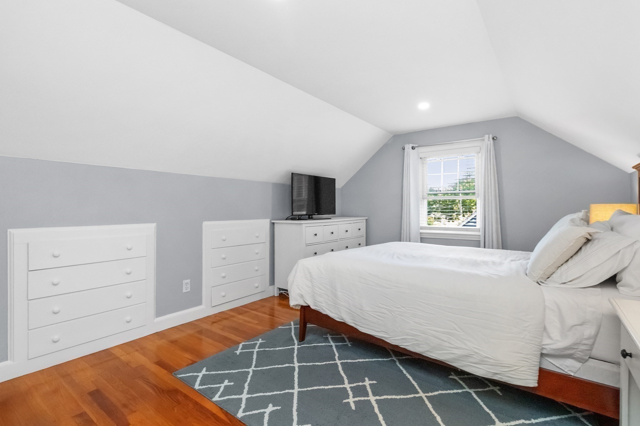 114 Lewis Ave