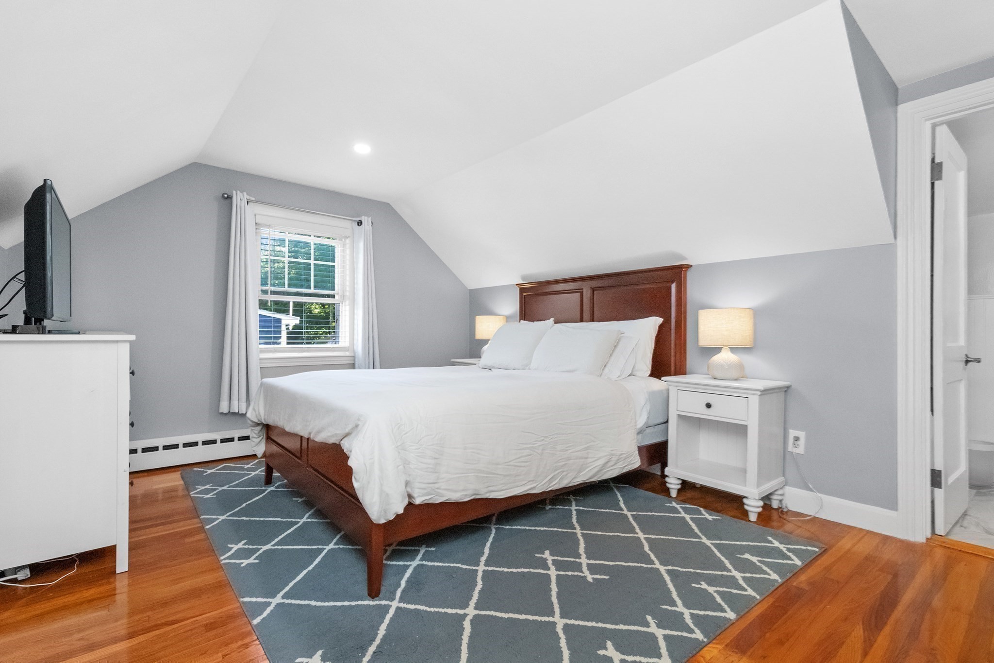 114 Lewis Ave