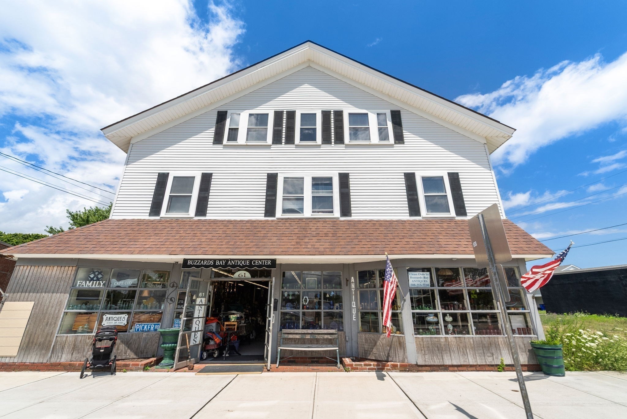 61 Main St