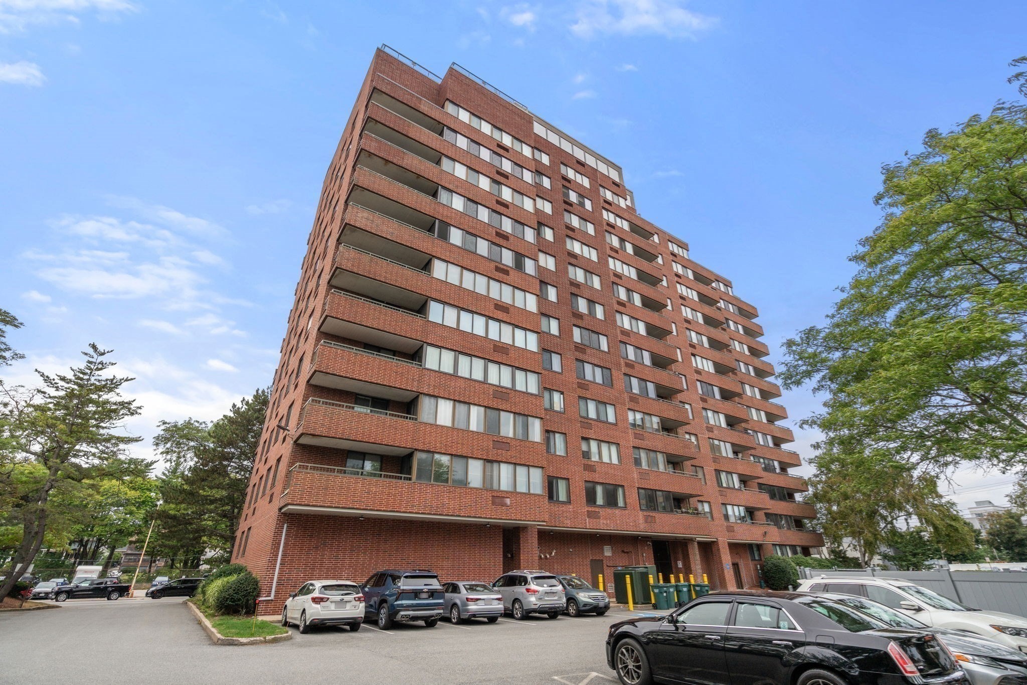 77 Adams St # 1009