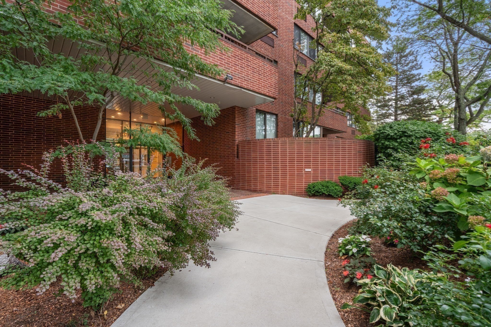 77 Adams St # 1009