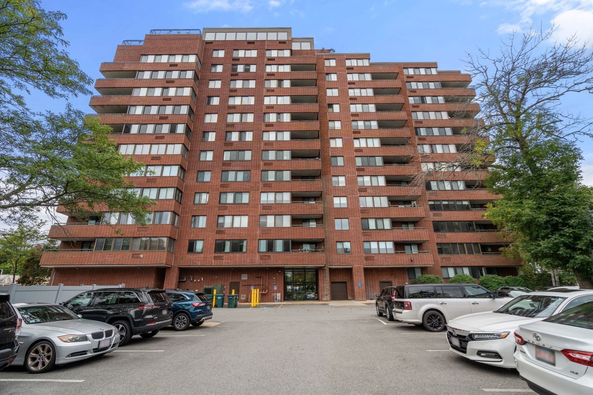 77 Adams St # 1009