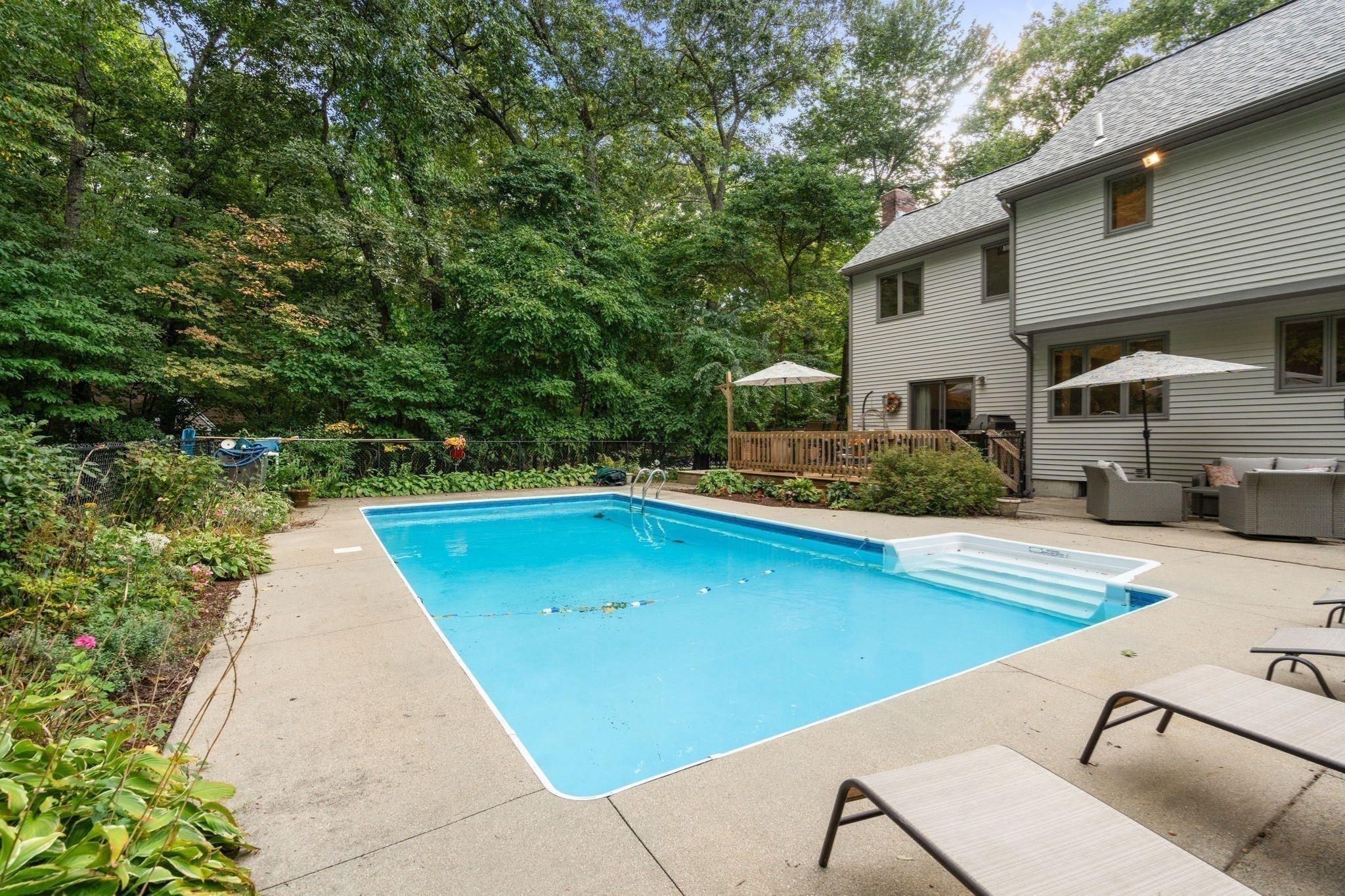 31 Raymond Way