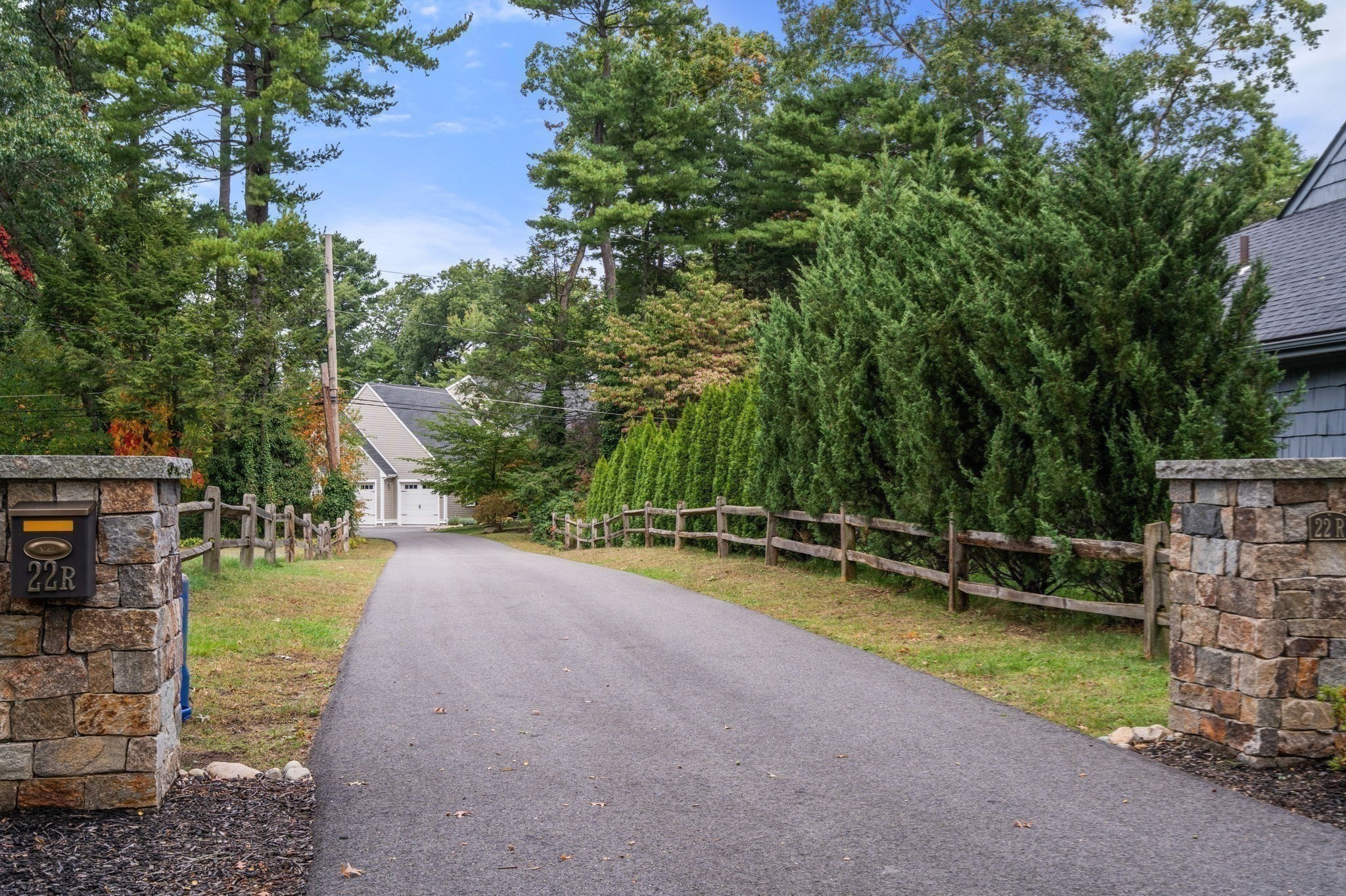 22R Pilgrim Way