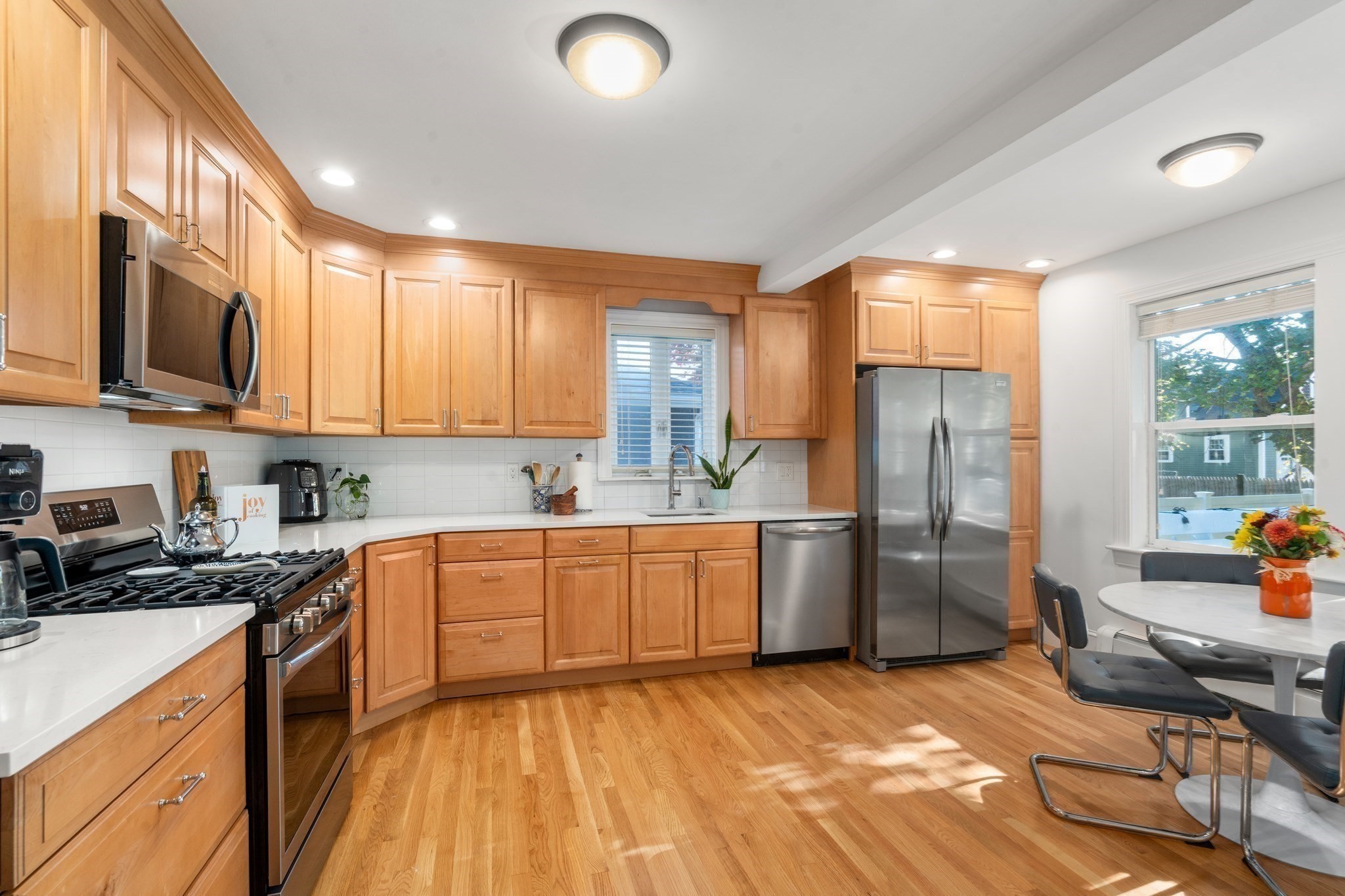 44 Holmes Rd