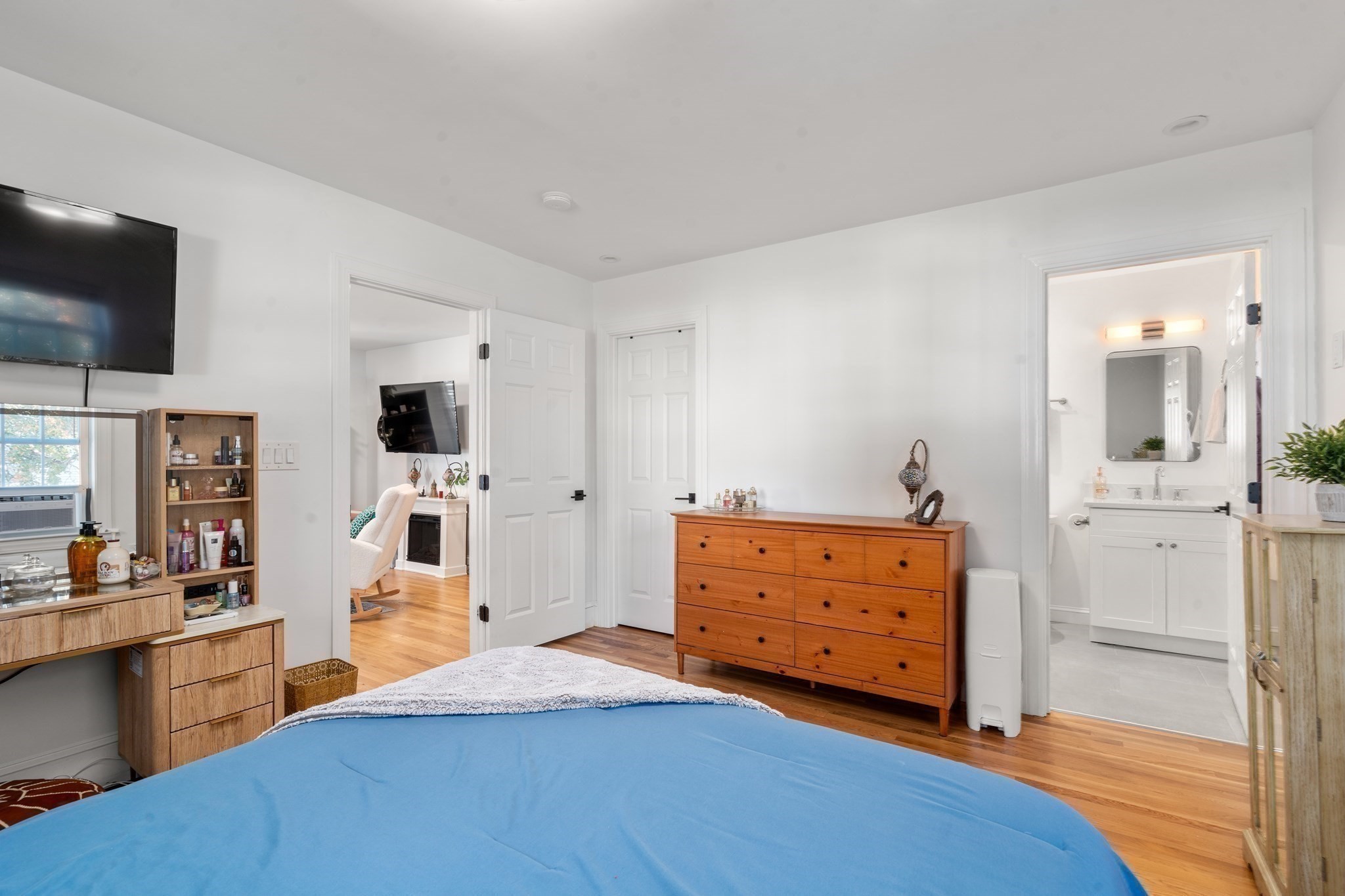 44 Holmes Rd