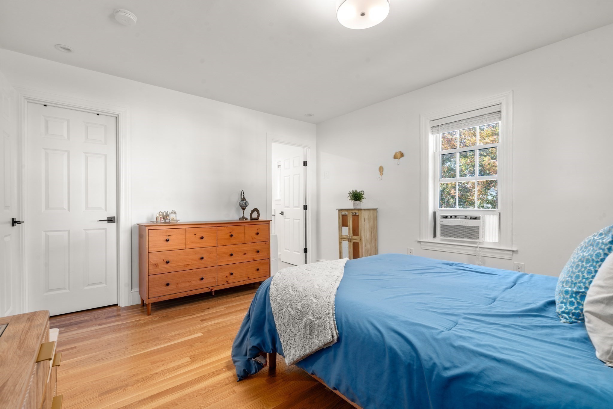 44 Holmes Rd