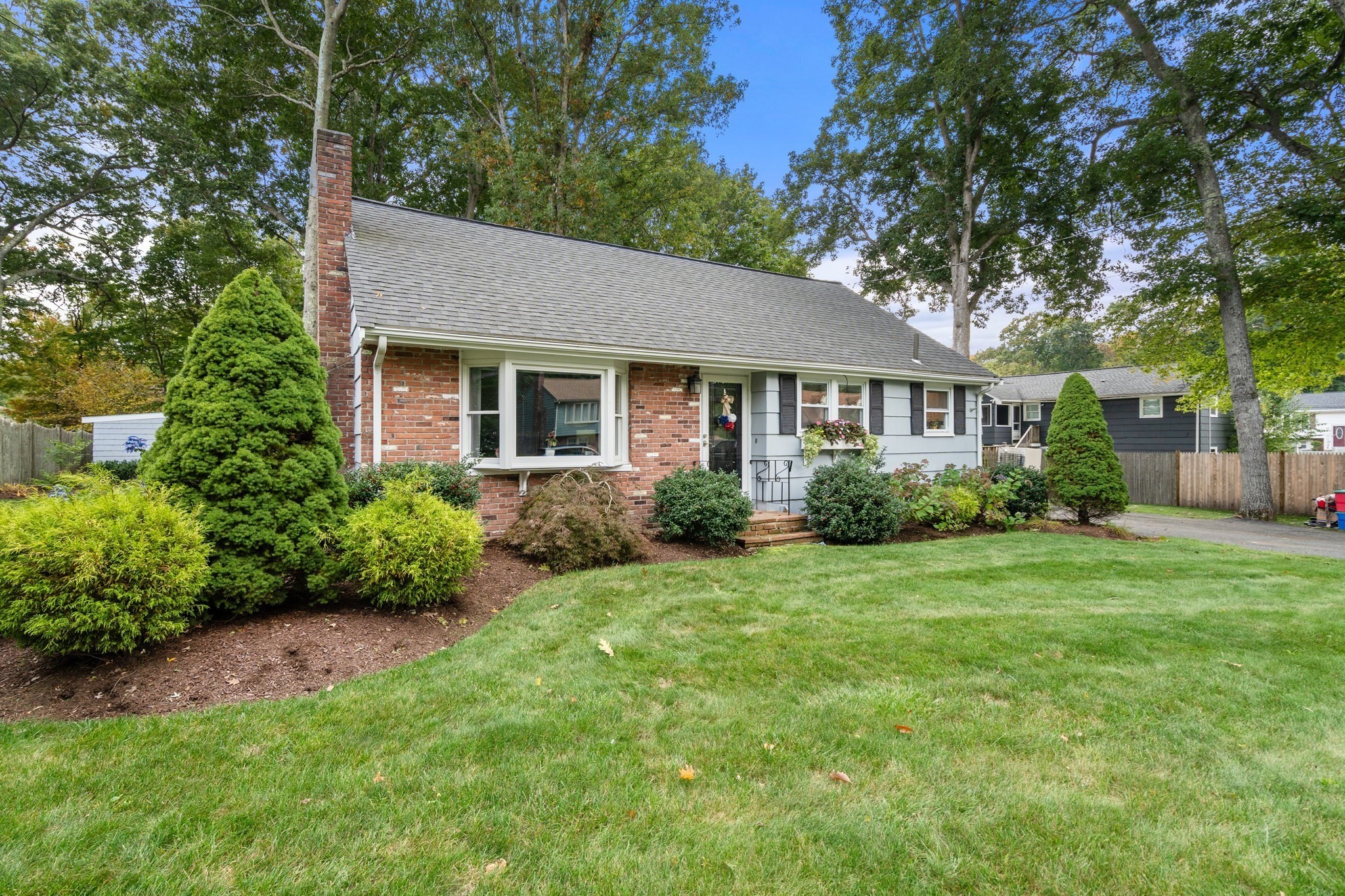18 Julie Ave