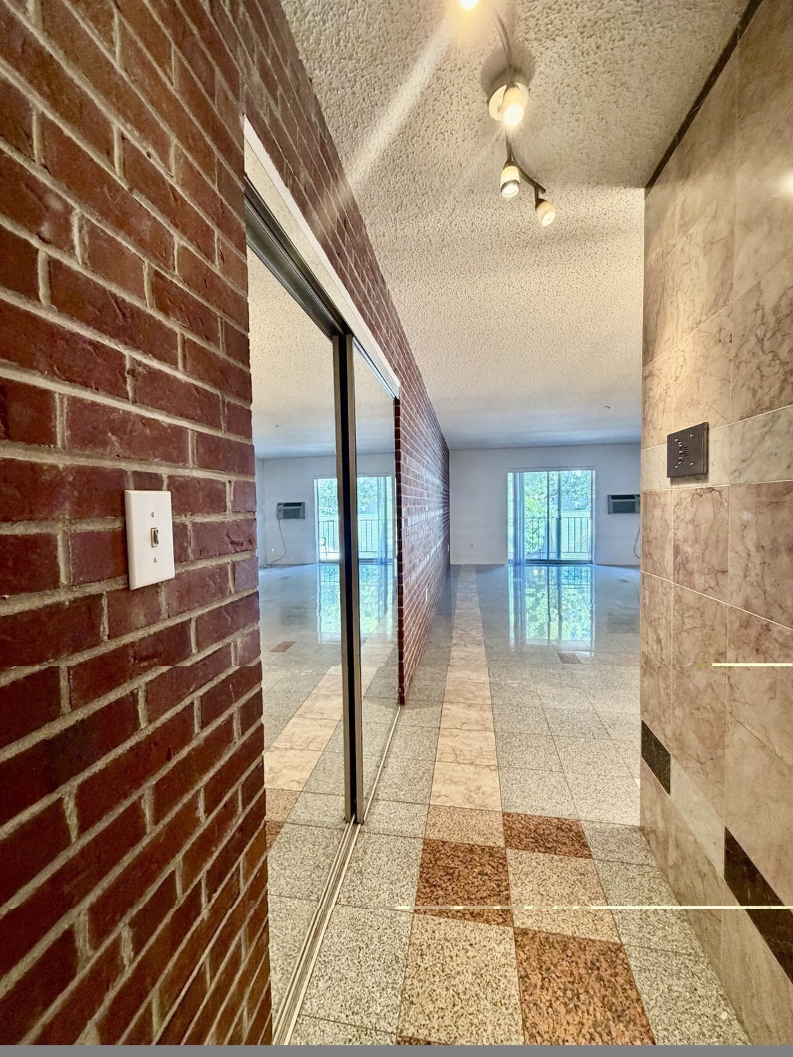 65 Webster St # 303