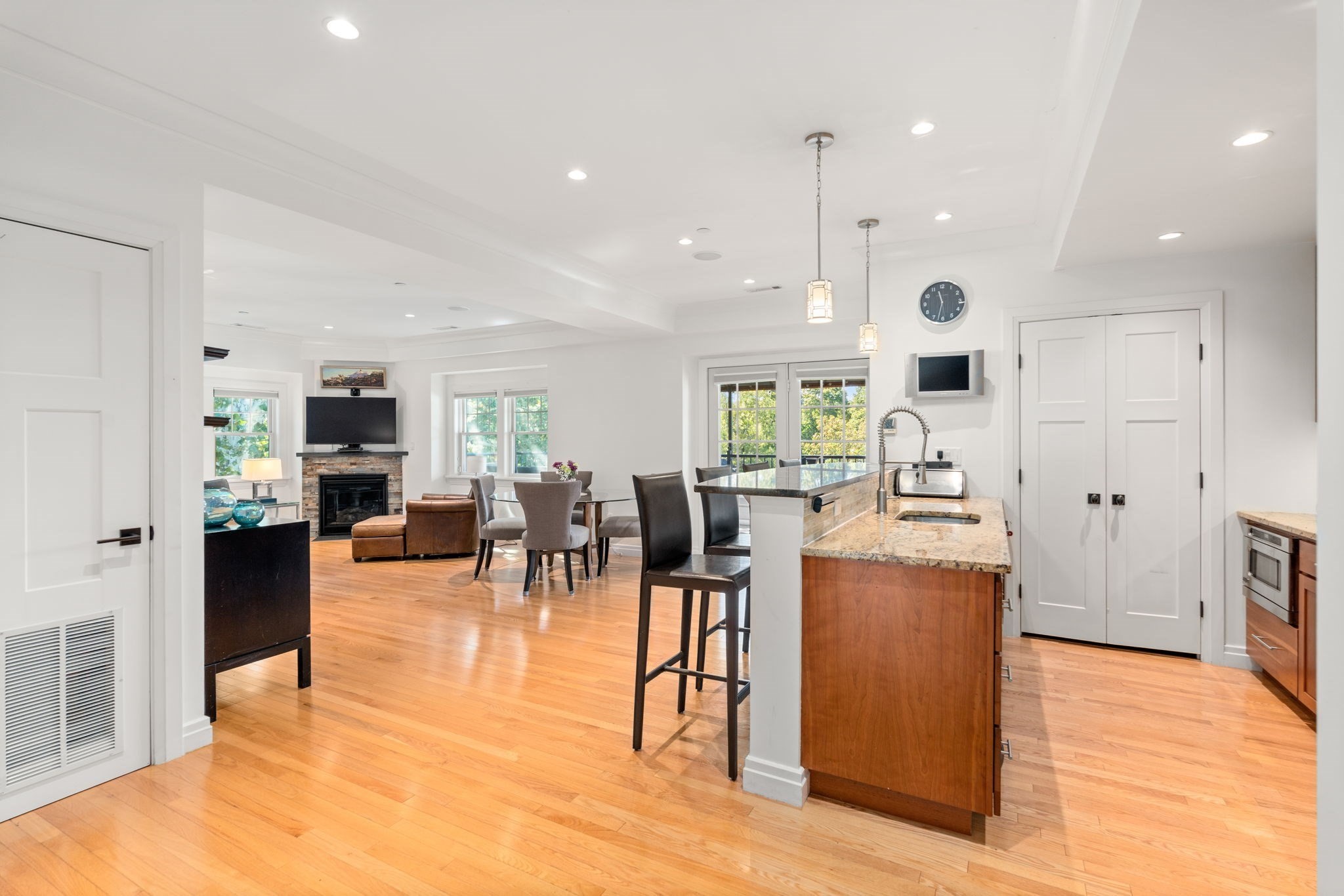 36 Central Ave # 16