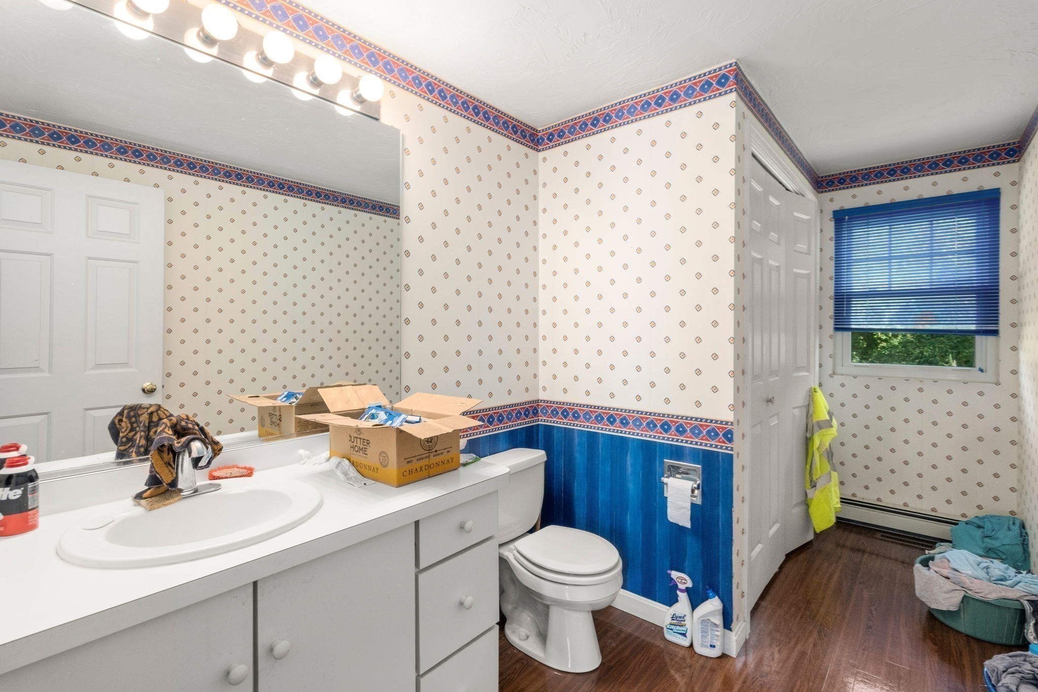 25 Country Club Dr