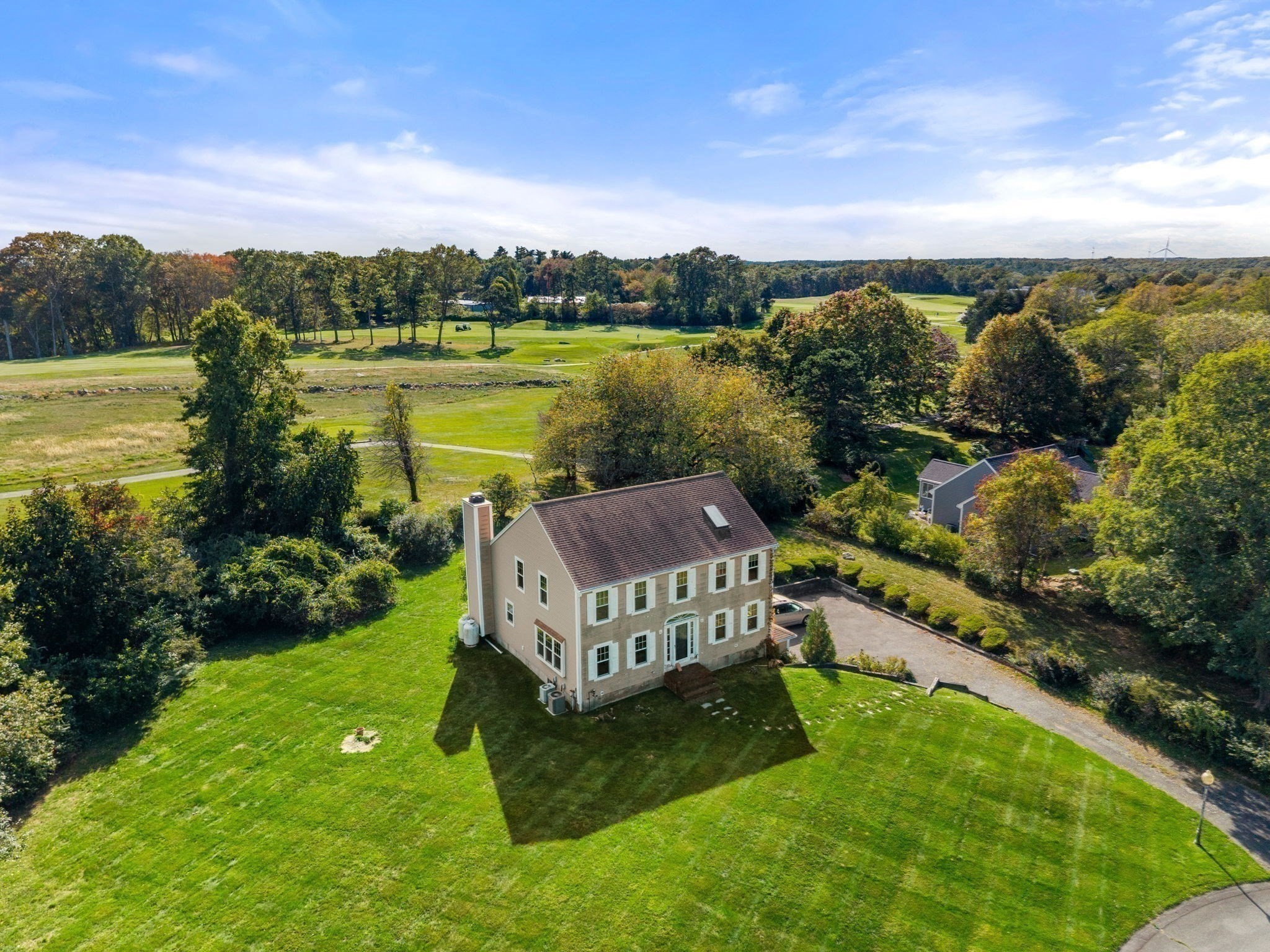 25 Country Club Dr