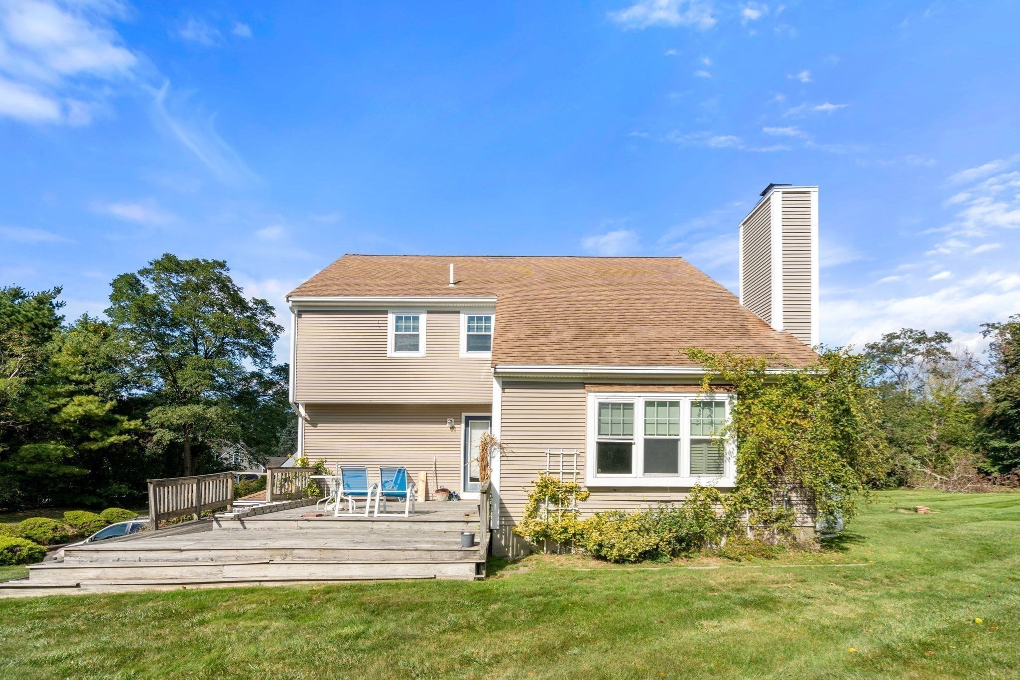 25 Country Club Dr