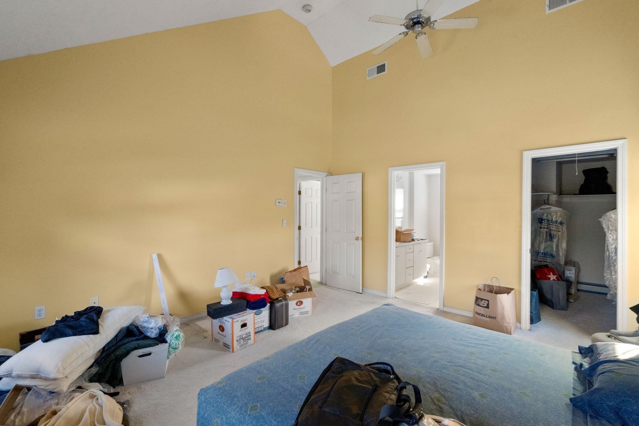 25 Country Club Dr
