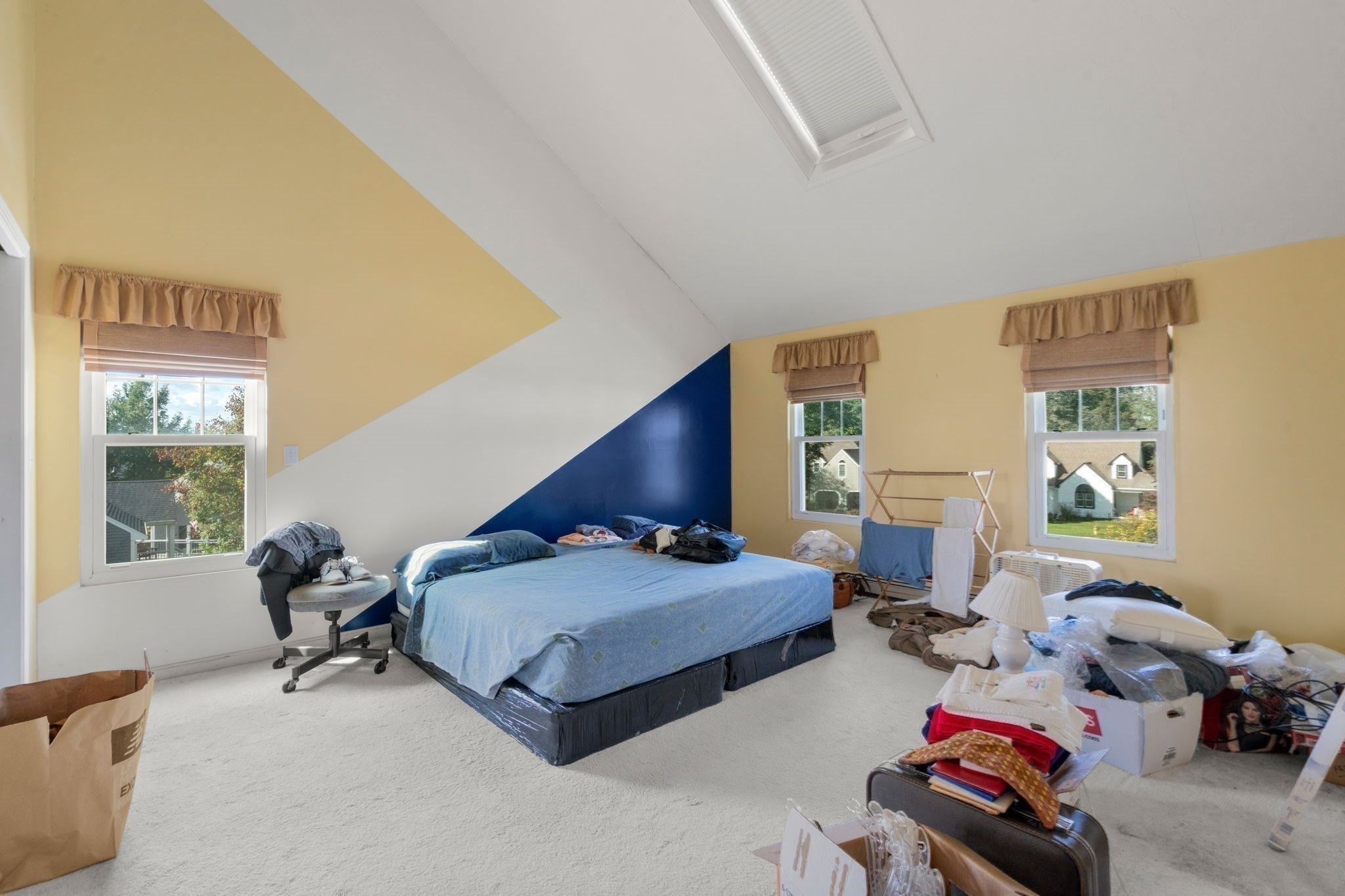 25 Country Club Dr