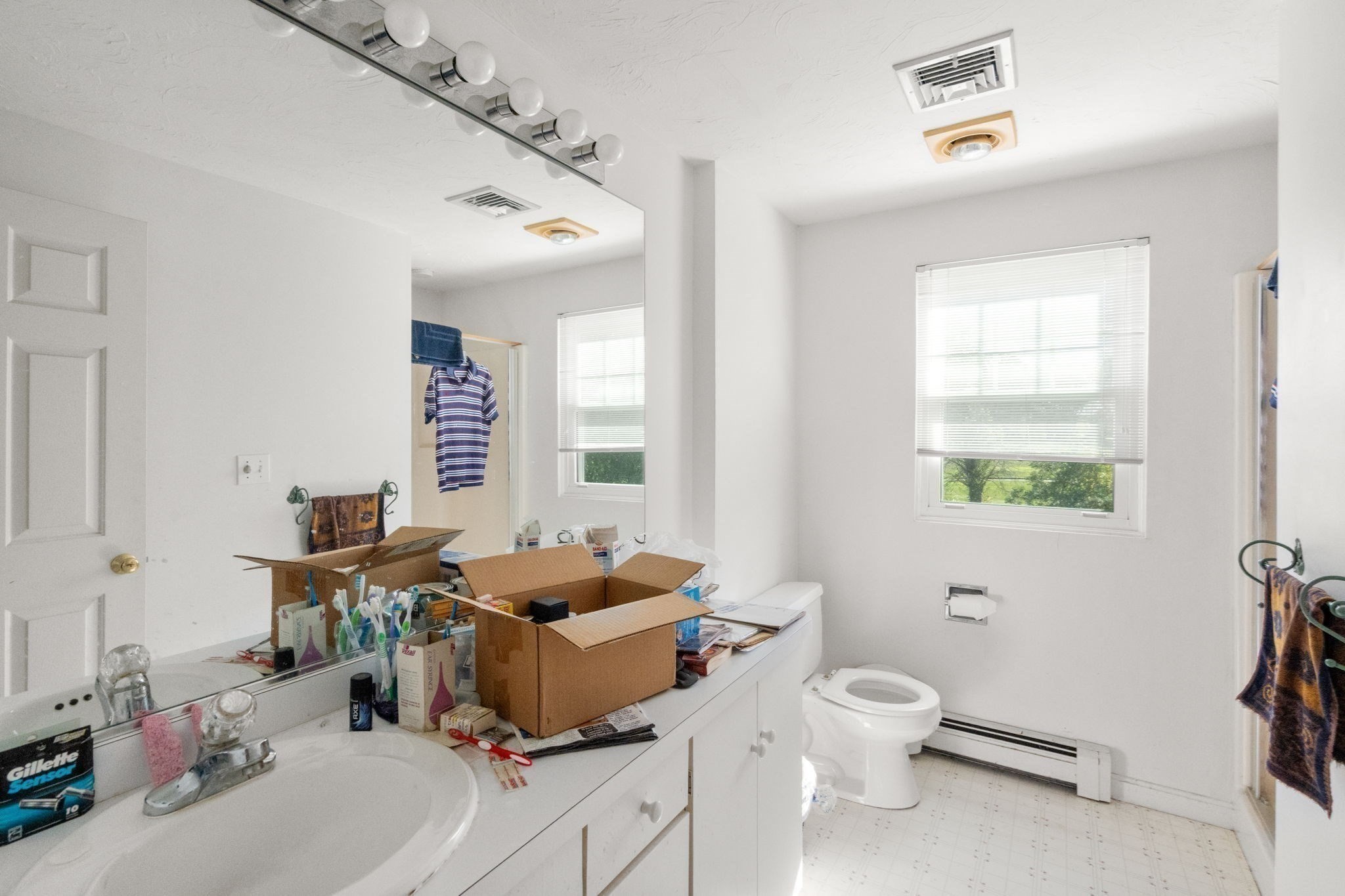 25 Country Club Dr