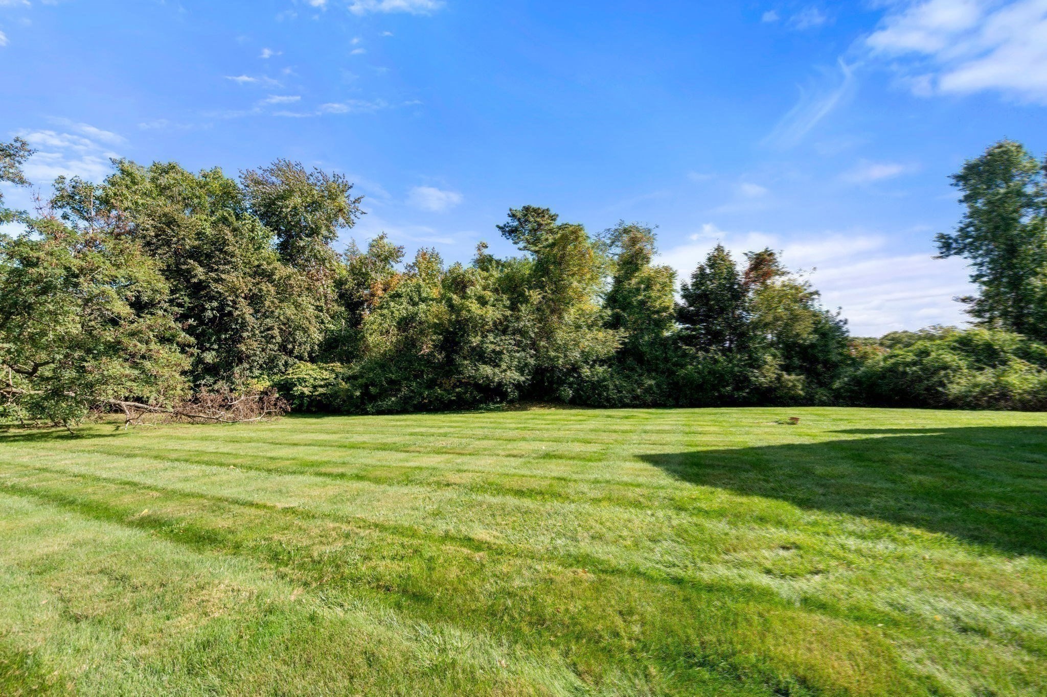 25 Country Club Dr