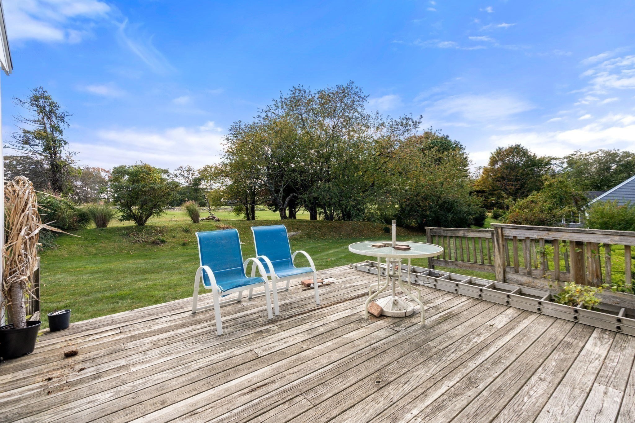 25 Country Club Dr