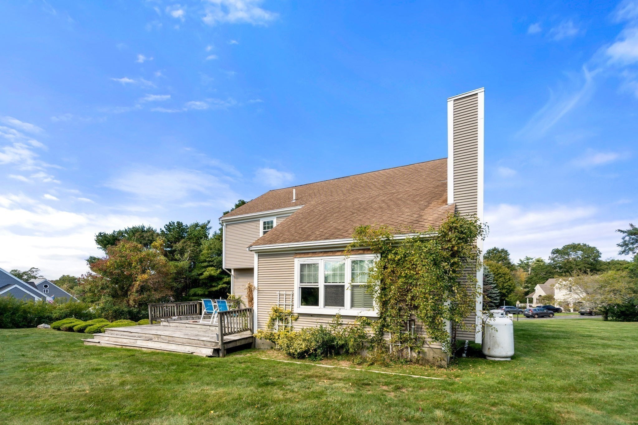 25 Country Club Dr