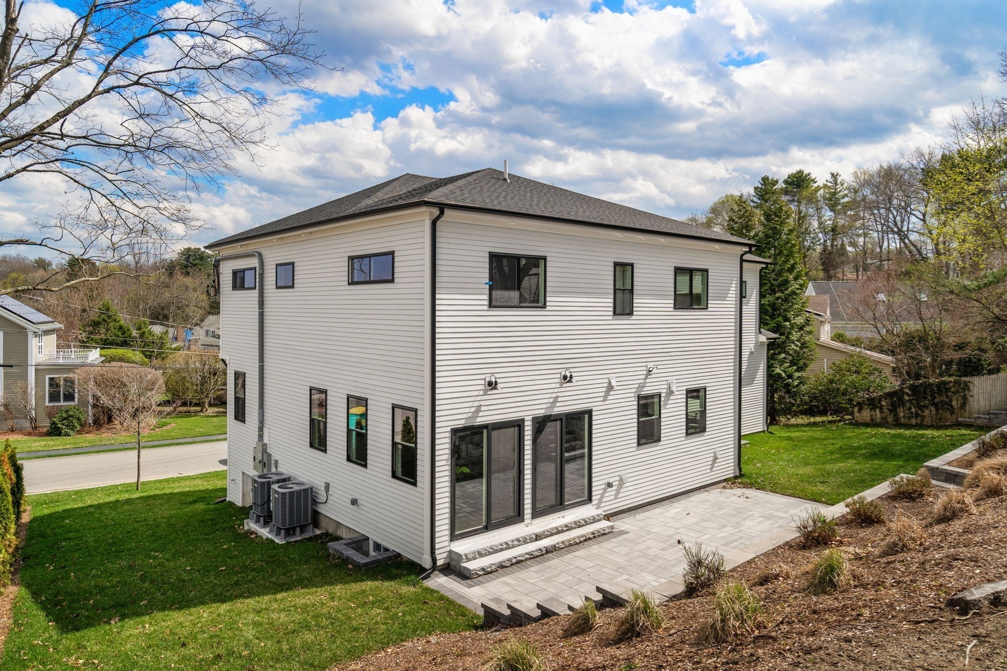 100 Woodbine Cir