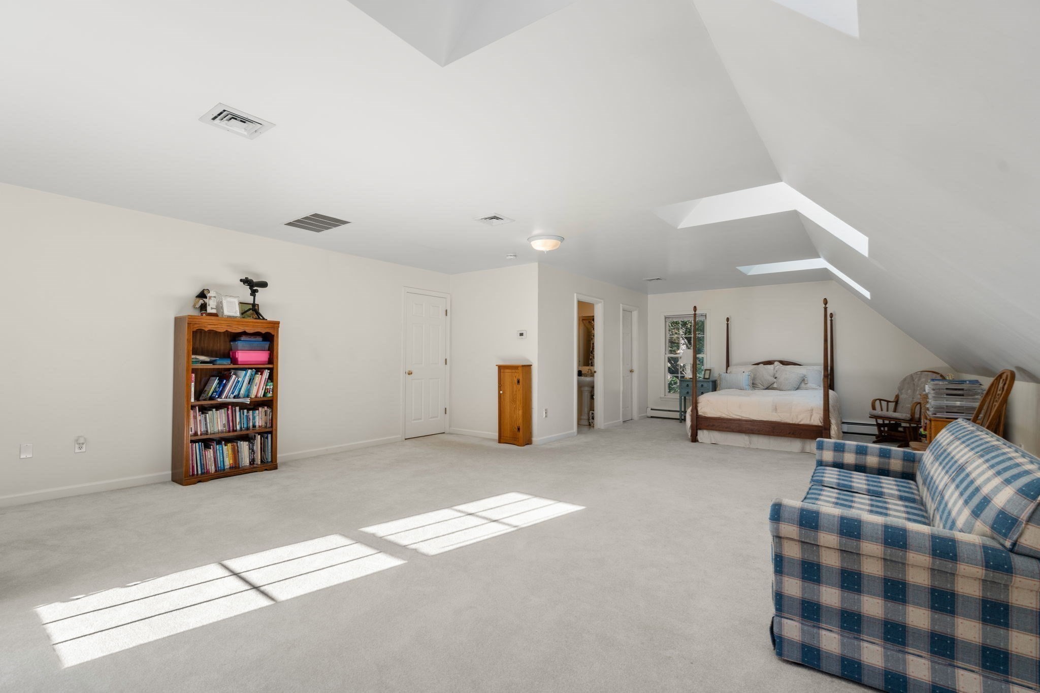 196 Bay Colony Drive