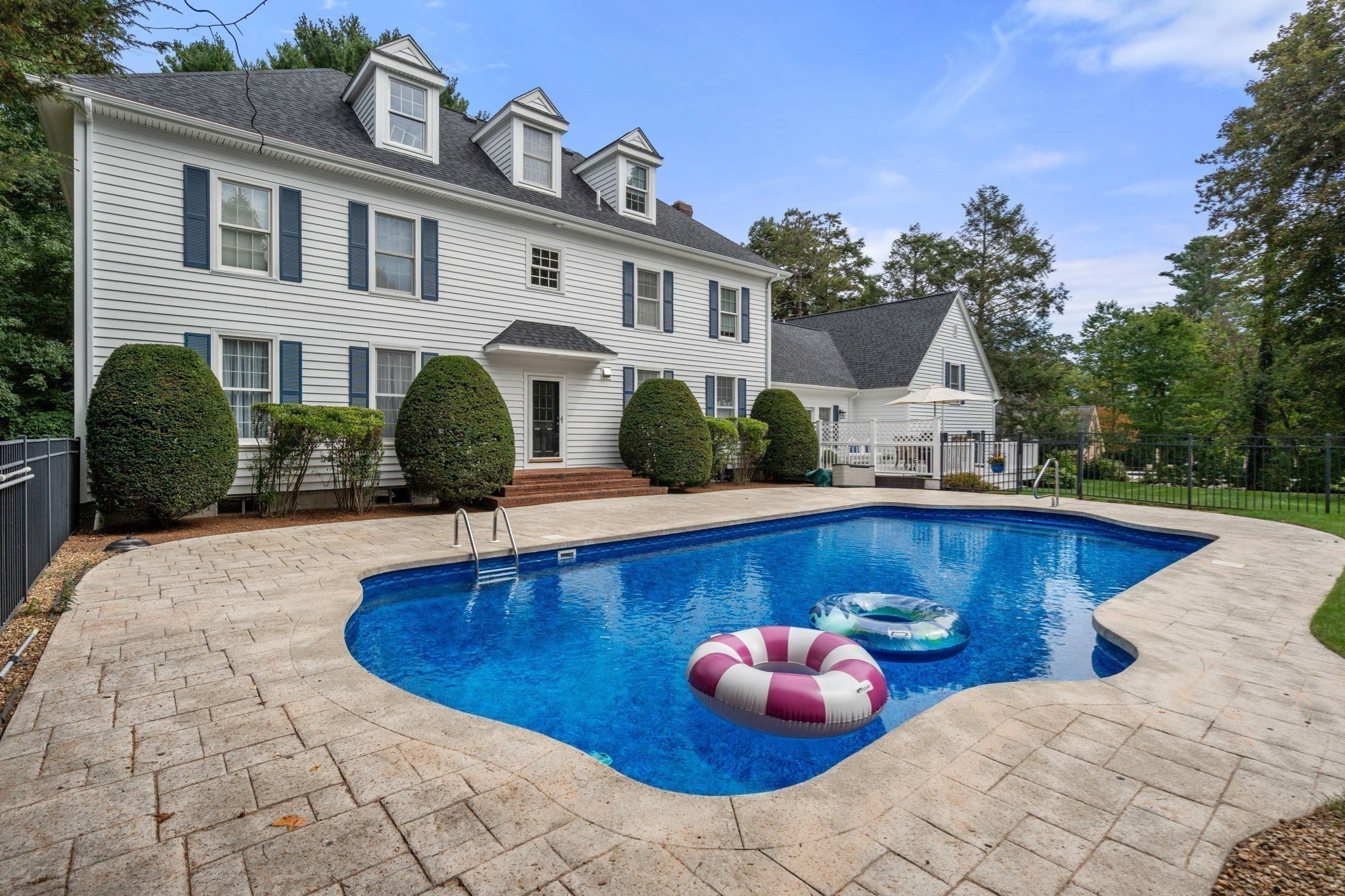 196 Bay Colony Drive