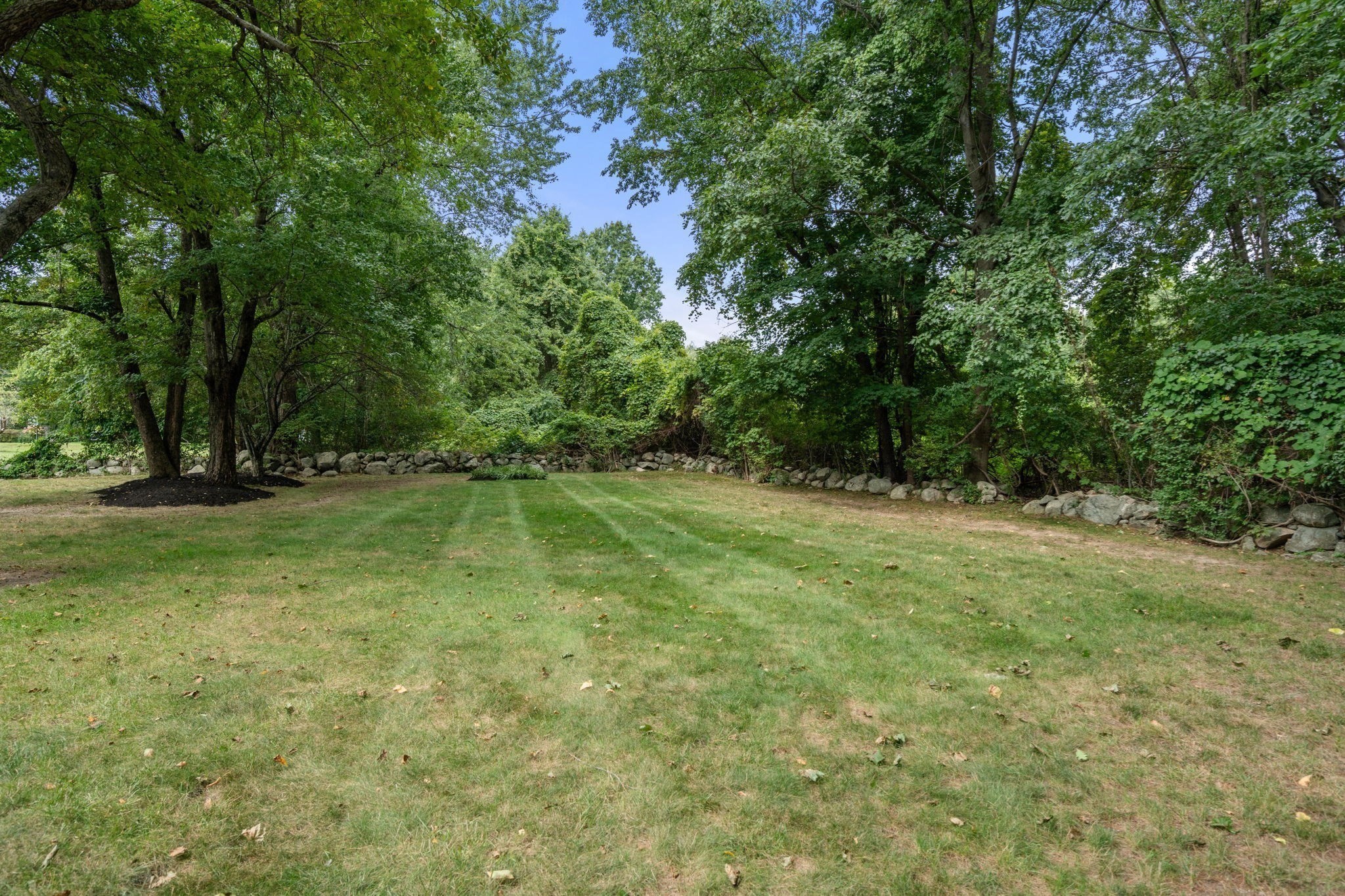 196 Bay Colony Drive