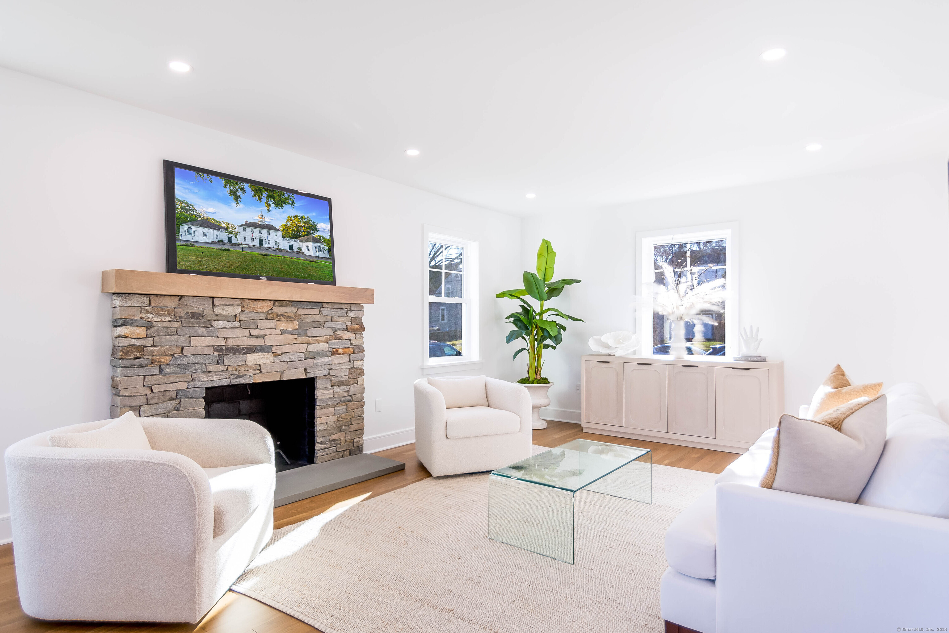 90 Ridgeview Avenue