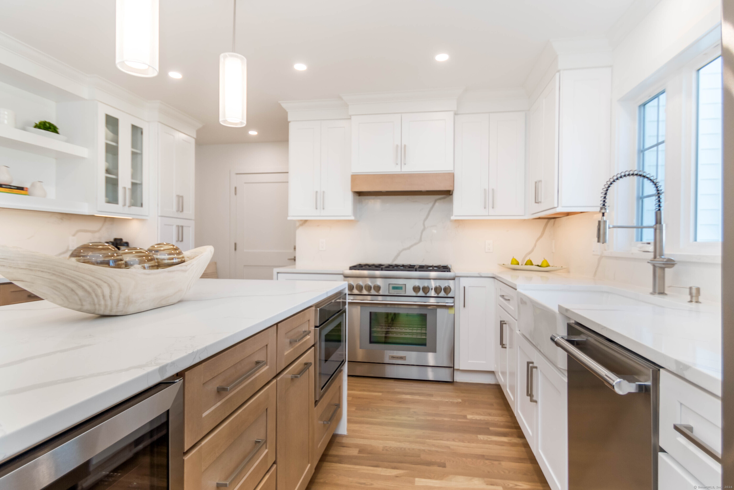 90 Ridgeview Avenue