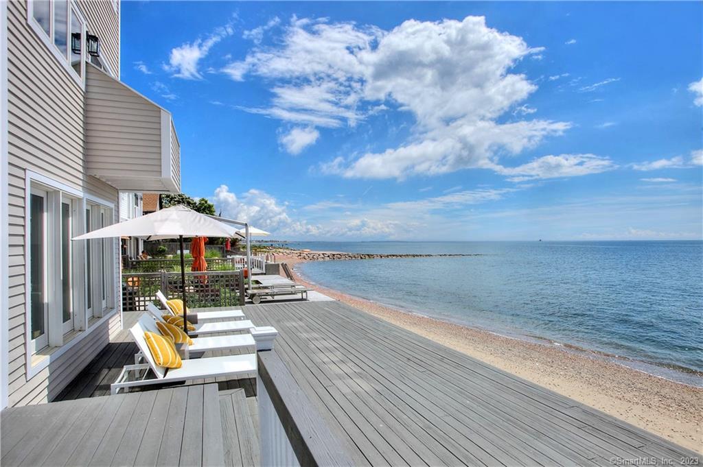 2087 Fairfield Beach Road