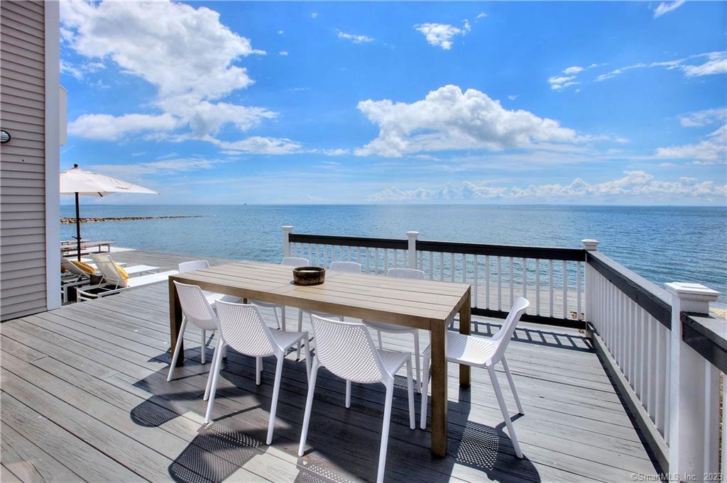 2087 Fairfield Beach Road
