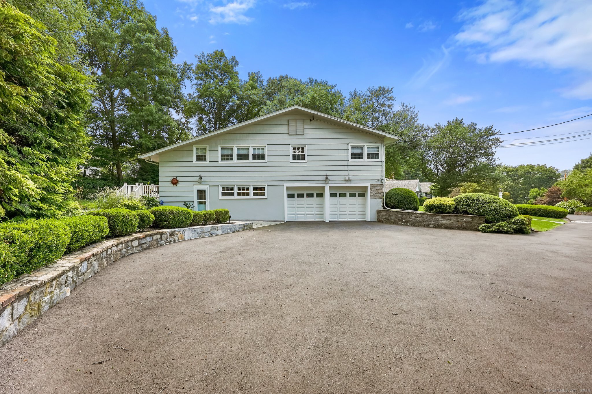 109 Meadowcrest Drive