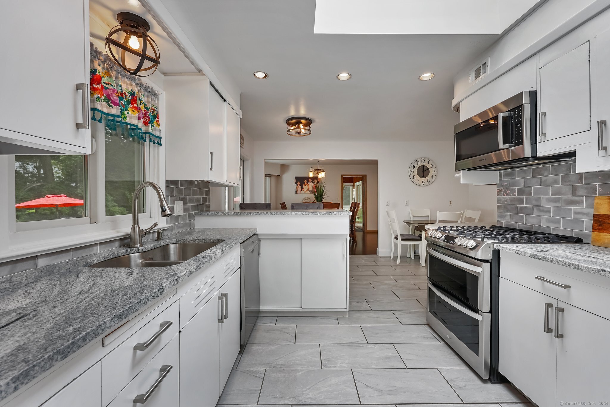109 Meadowcrest Drive