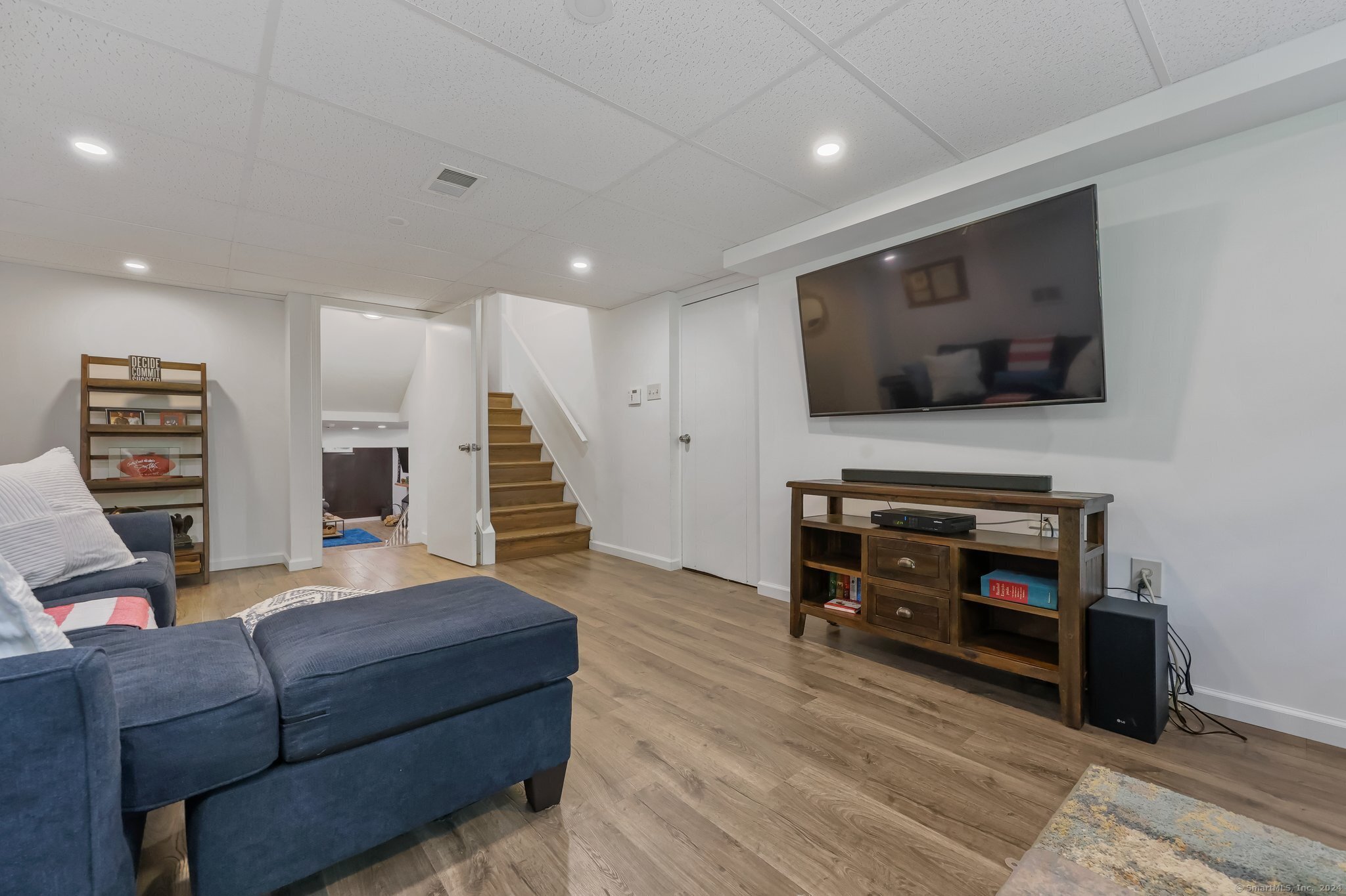 109 Meadowcrest Drive