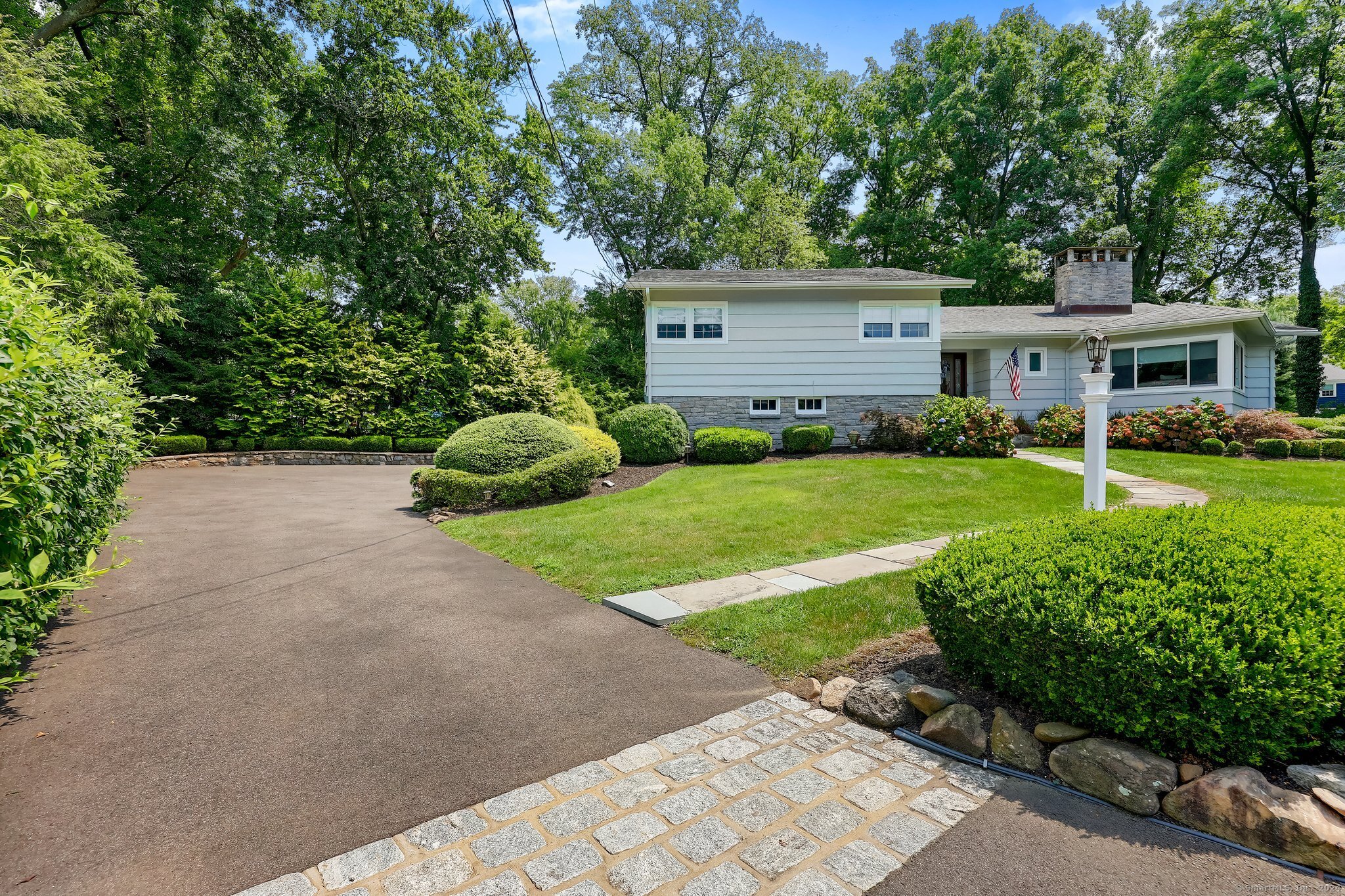 109 Meadowcrest Drive