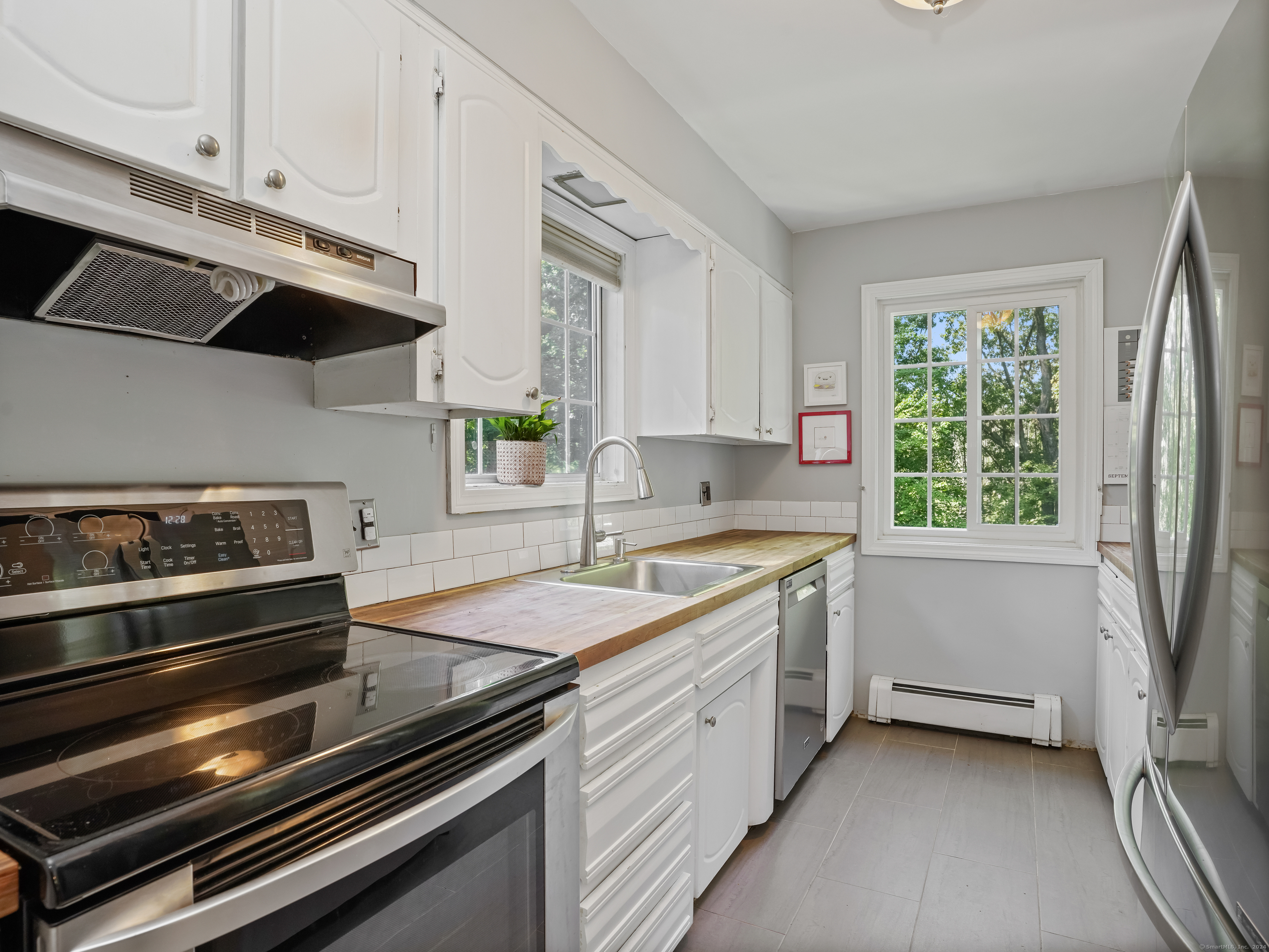122 Woodbury Avenue