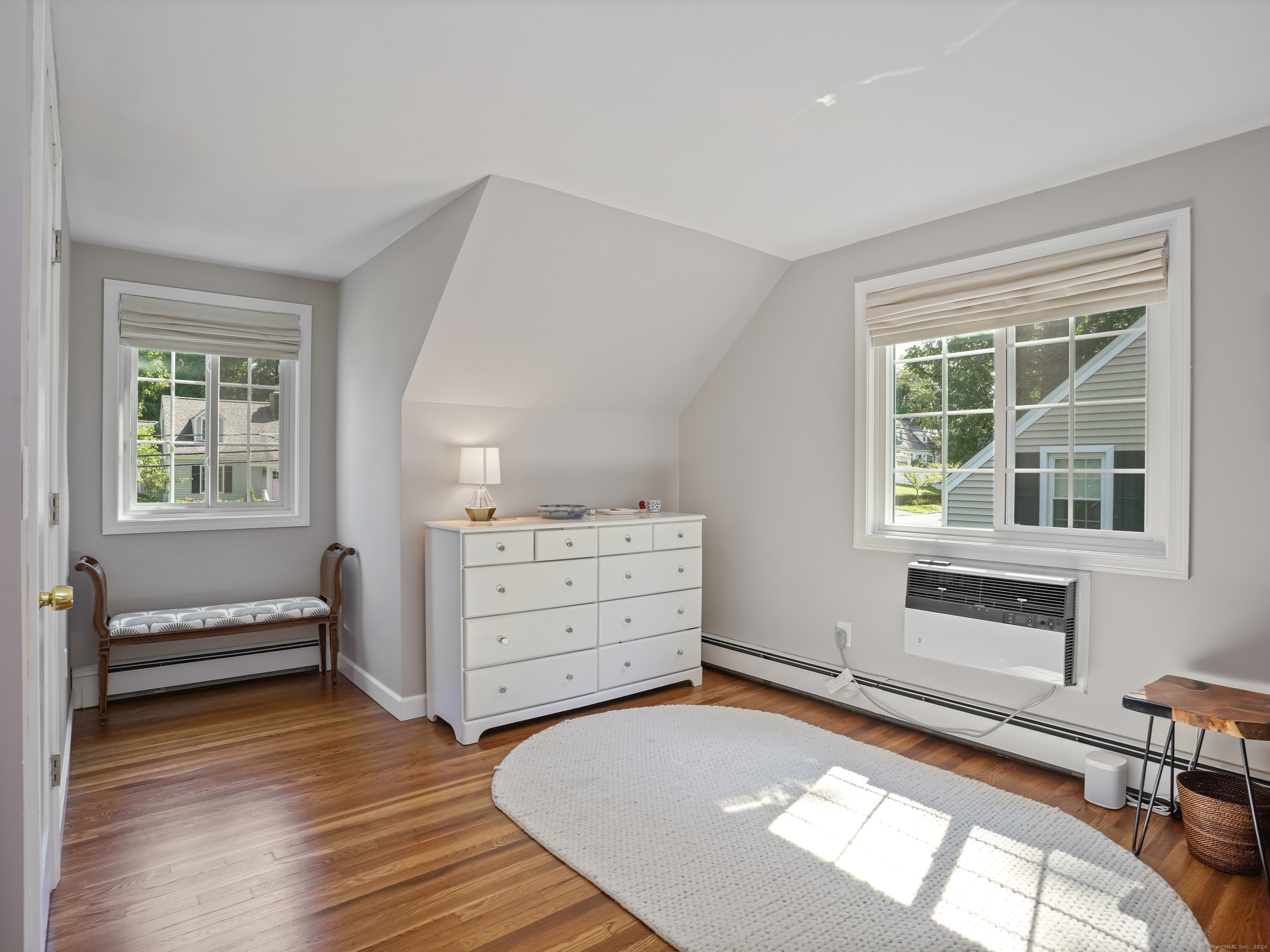 122 Woodbury Avenue