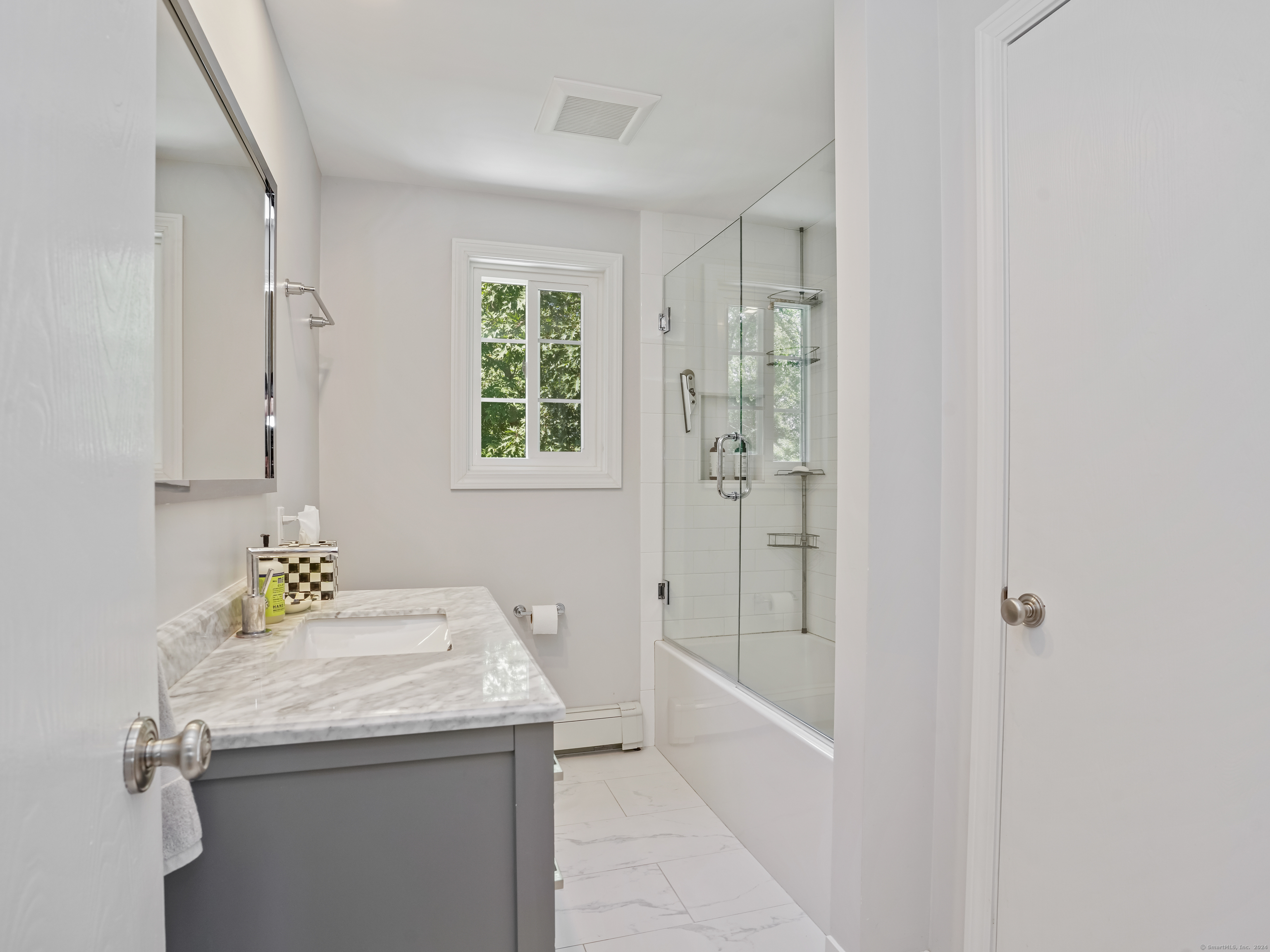 122 Woodbury Avenue