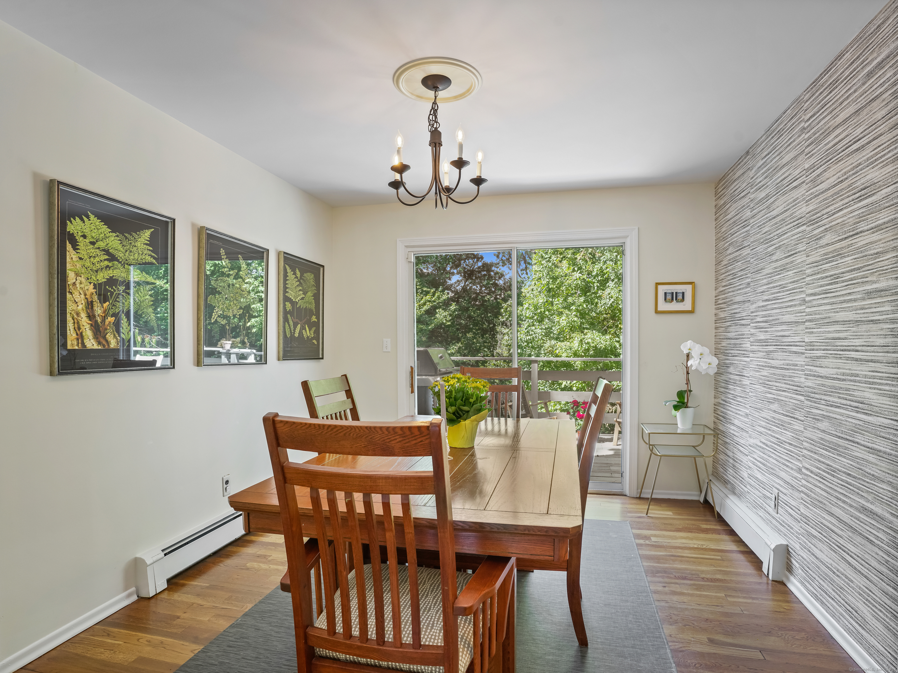 122 Woodbury Avenue