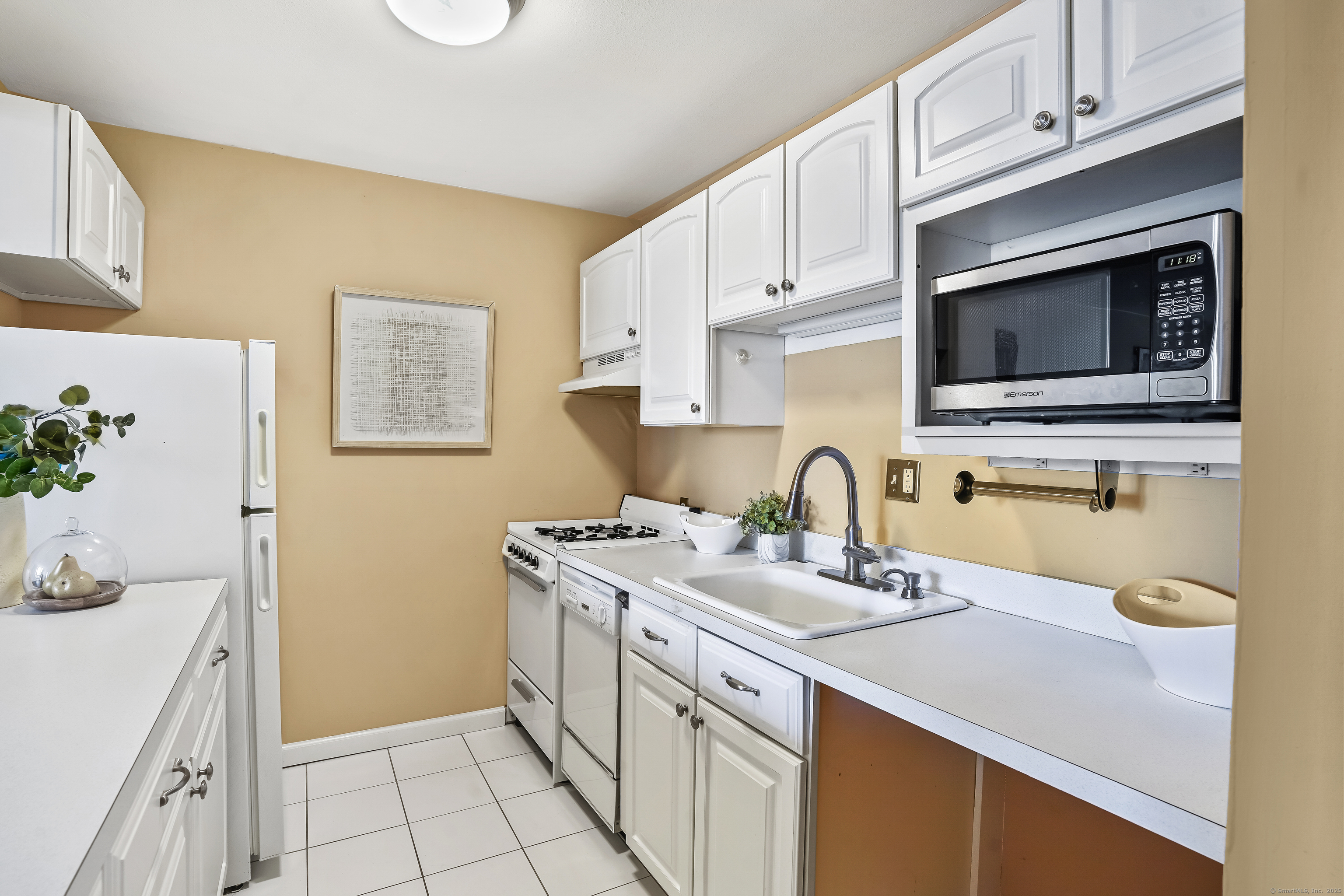 160 Fairfield Woods Road APT 42