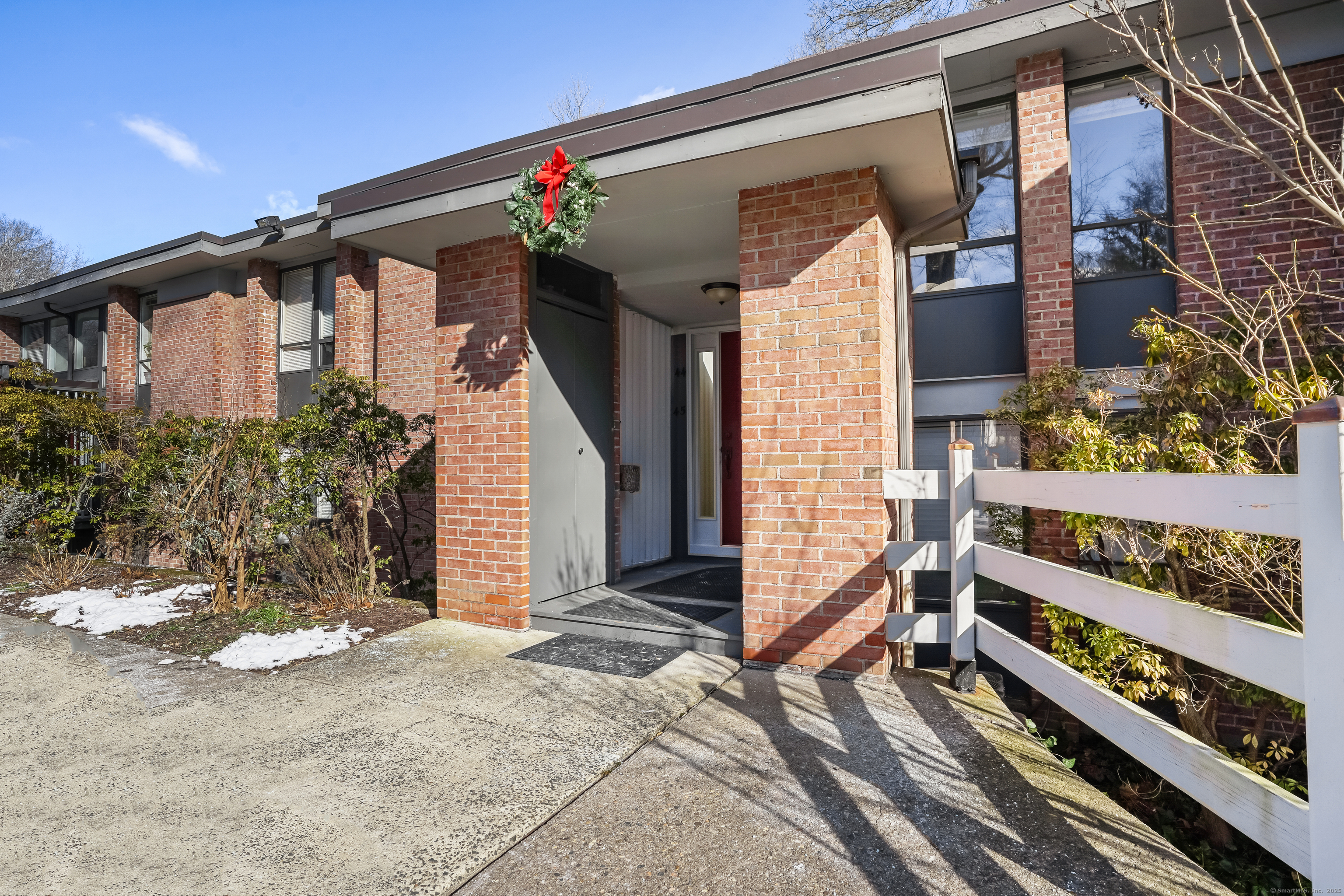 160 Fairfield Woods Road APT 42