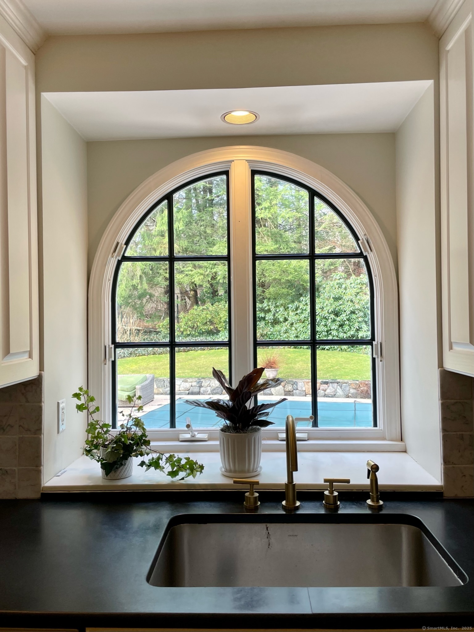 25 Deacons Lane
