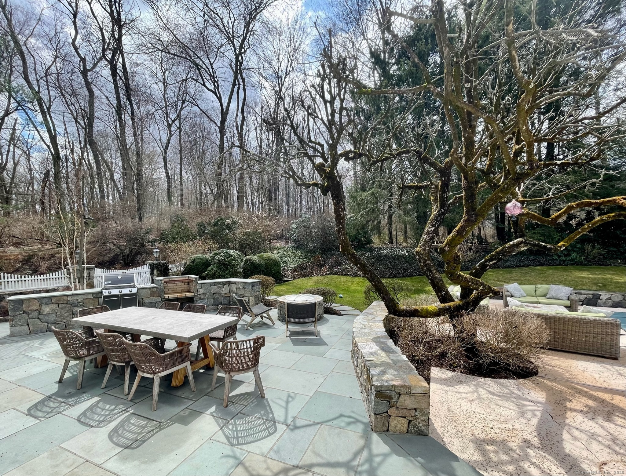 25 Deacons Lane