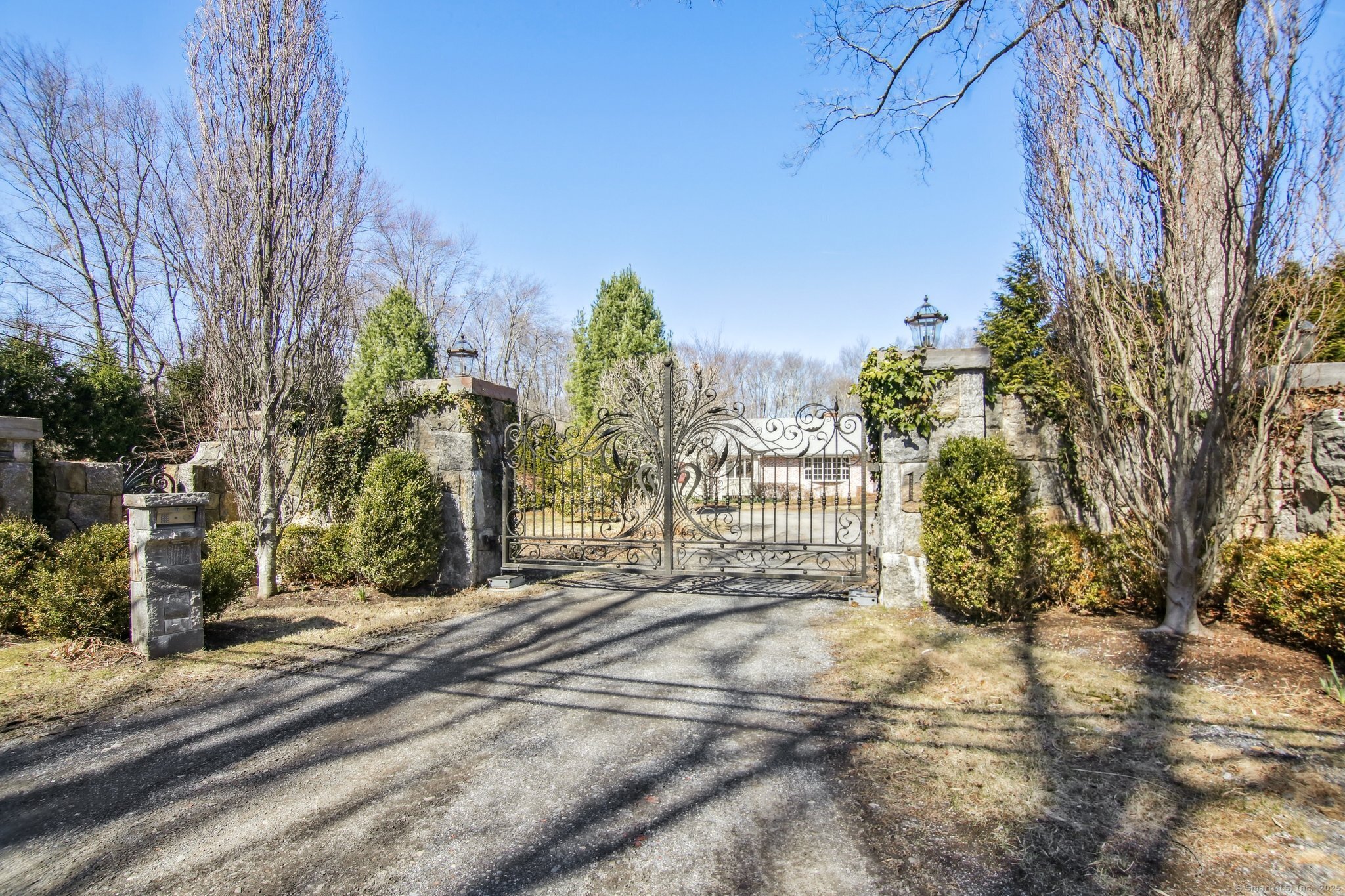 123 North Lake Drive