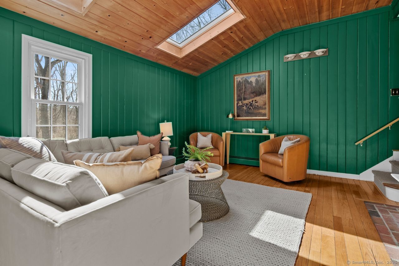 40 Edgewater Drive