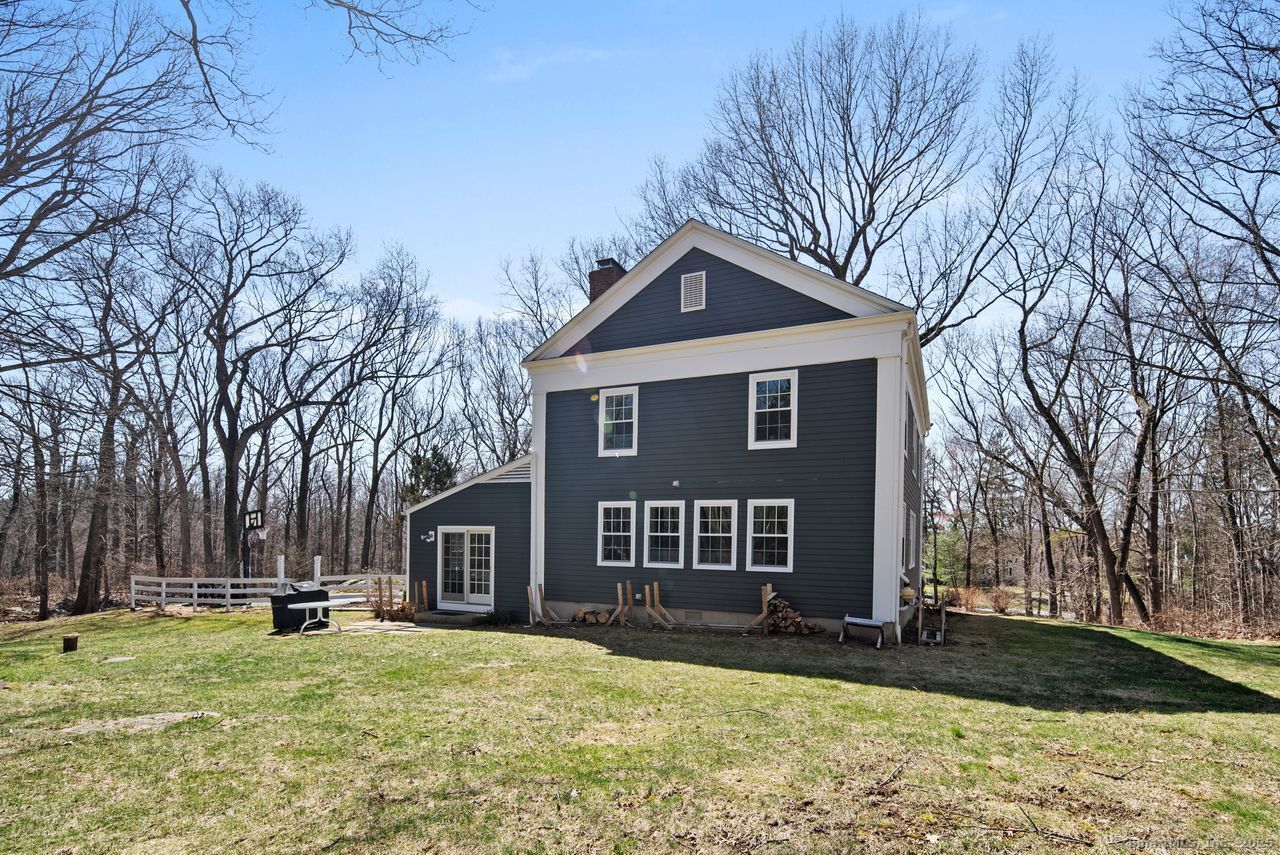 40 Edgewater Drive