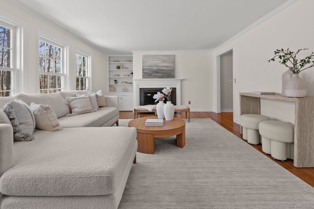40 Edgewater Drive
